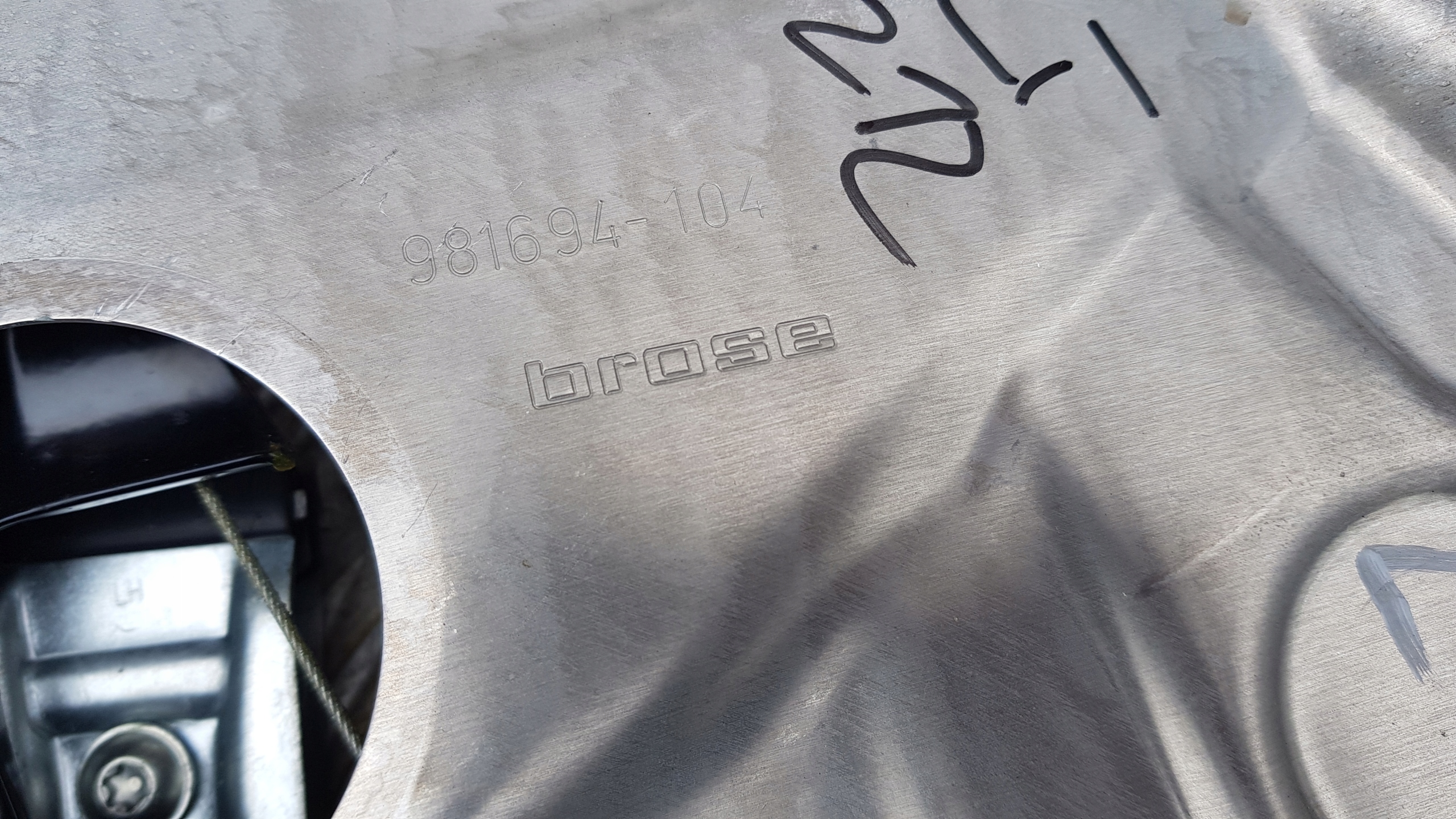 MERCEDES W212 PODNSNIK windows left rear part