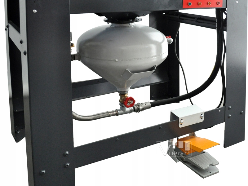 ПЕСКОСТРУЙНАЯ МАШИНА ДЛЯ КАБИНЫ ПОД ДАВЛЕНИЕМ 400L ПОЛЬСКИЙ ПРОДУКТ