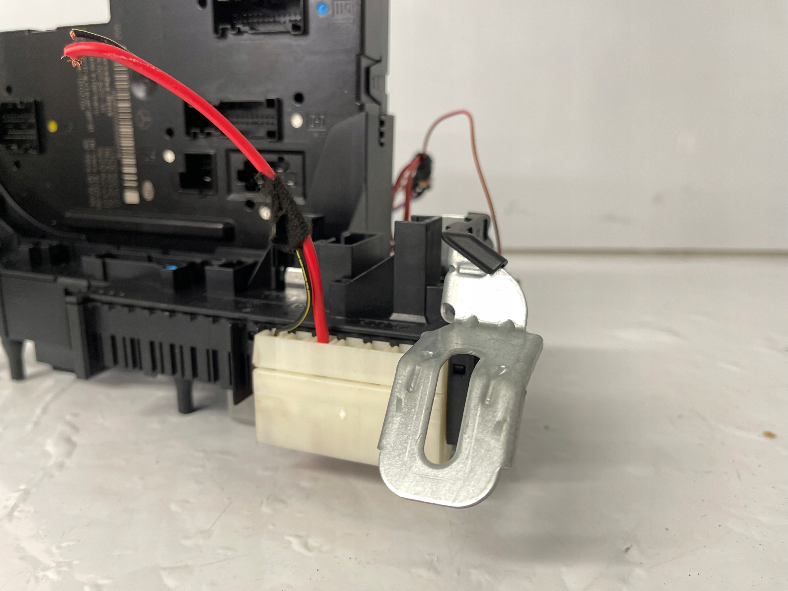 MERCEDES W212 Module SAM Module fusibles 2129005201
