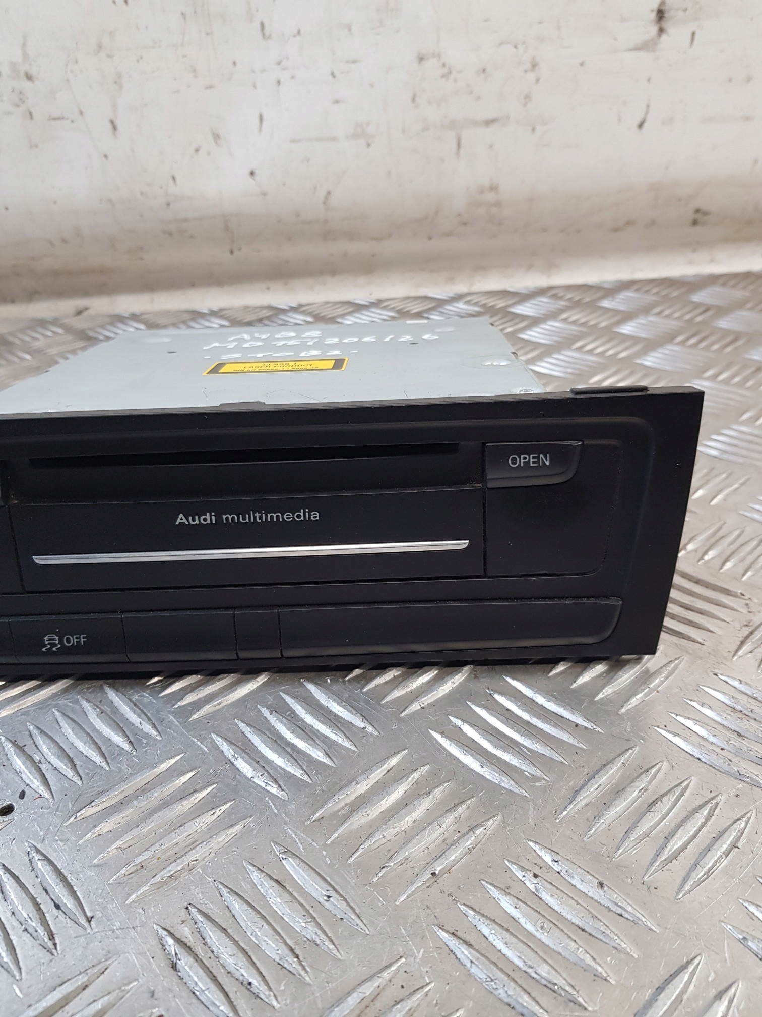 player navigation devices 8T1035666H AUDI A4 B8 10R