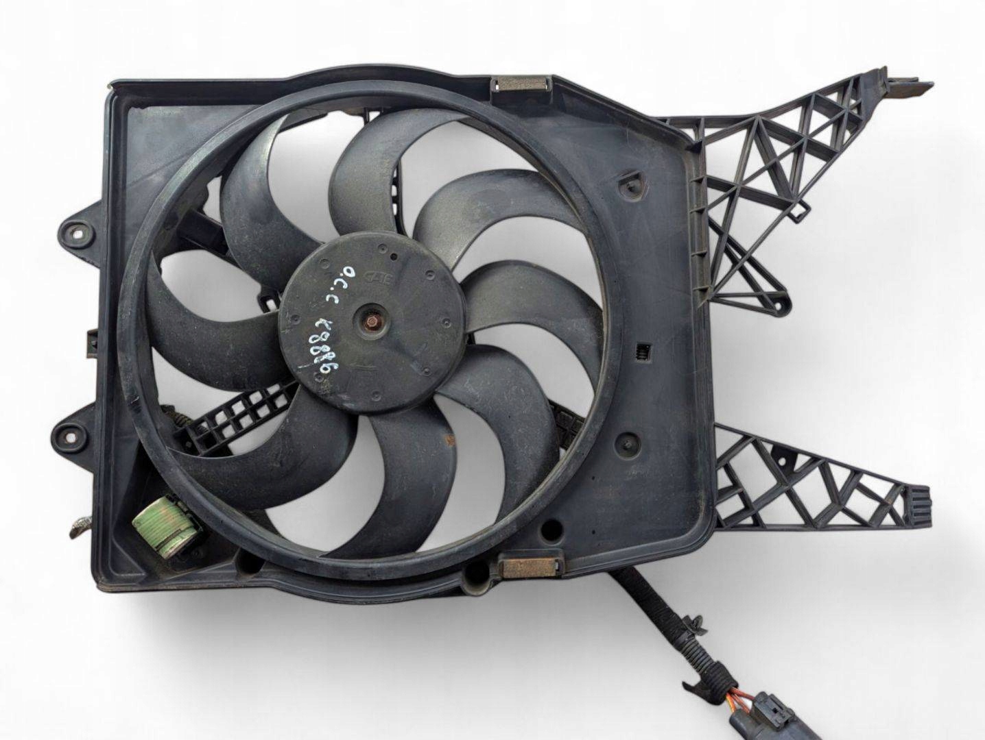 ventilátor chladiče Opel Corsa D facelift 2011 13310108