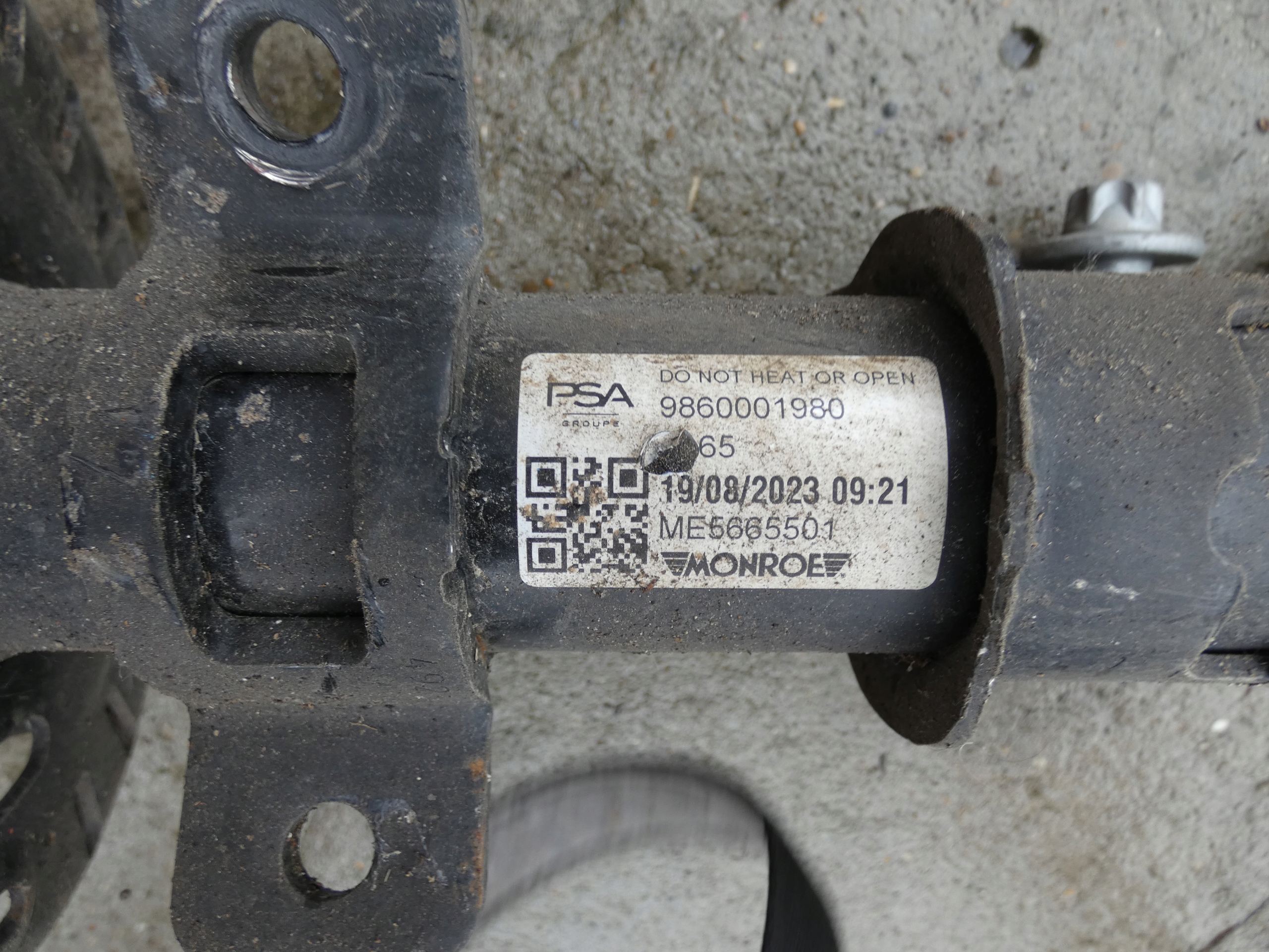 Peugeot 3008 III 2024 right side shock absorber front