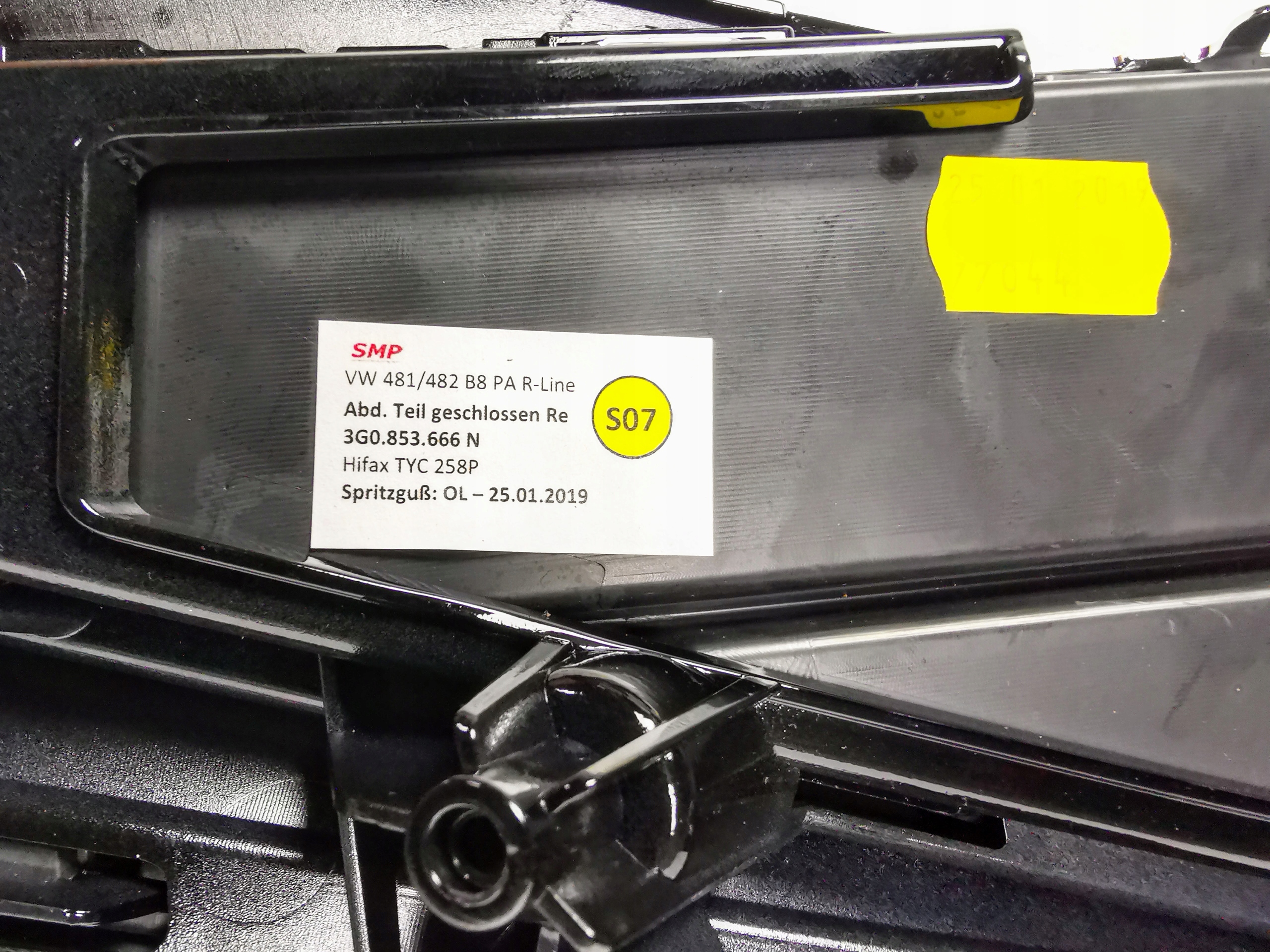 KRATKA ZDERZAKA PASSAT R 3G0853794C 3G0853793C Numer katalogowy oryginału 3G0853794C 3G0853793C 3G0853665Q 3G0853666