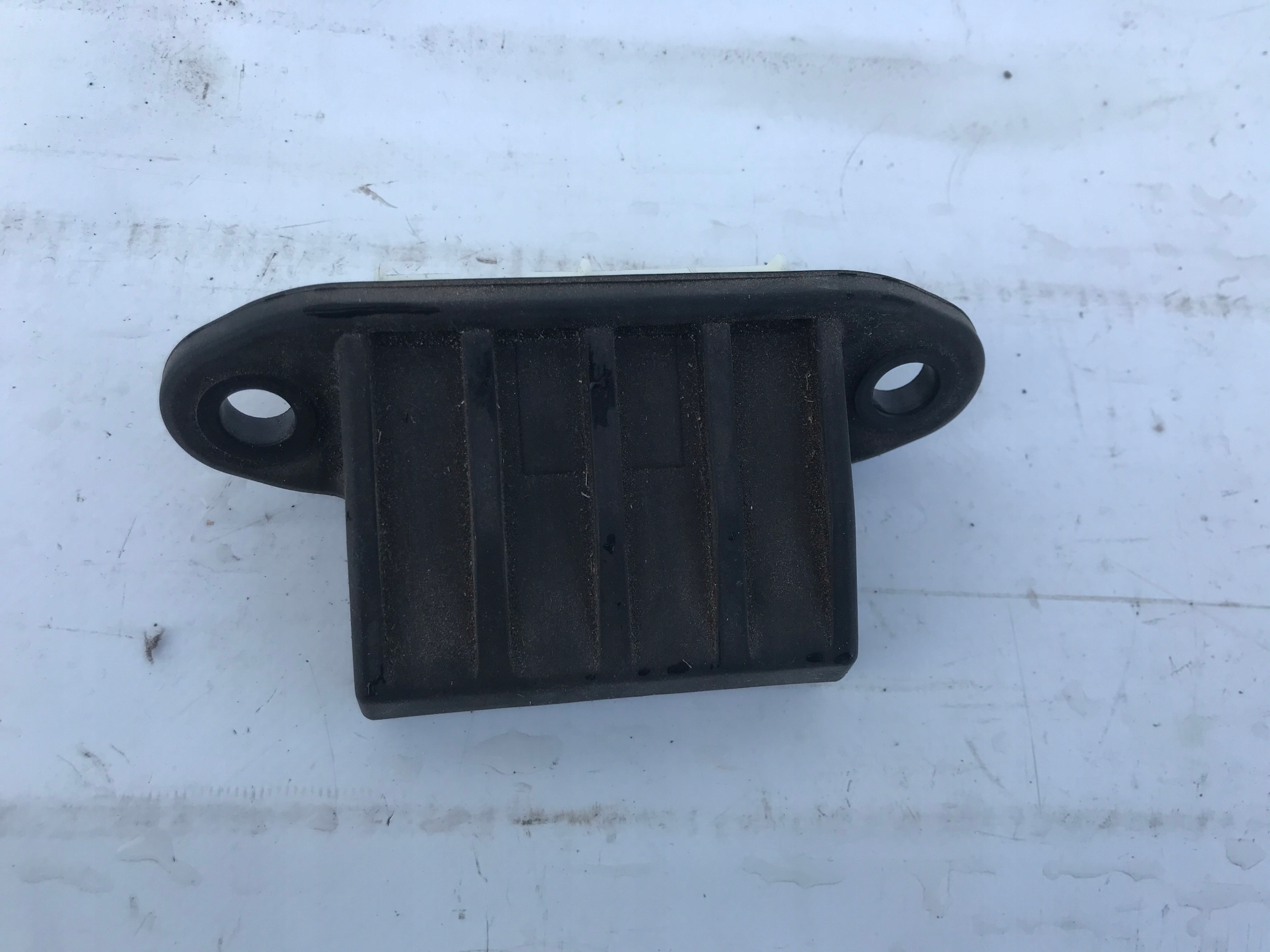 RAV4 IV LIFT 15-18 КНОПКА ВІДКРИВАННЯ ЗАДНЬОЇ КРИШКИ