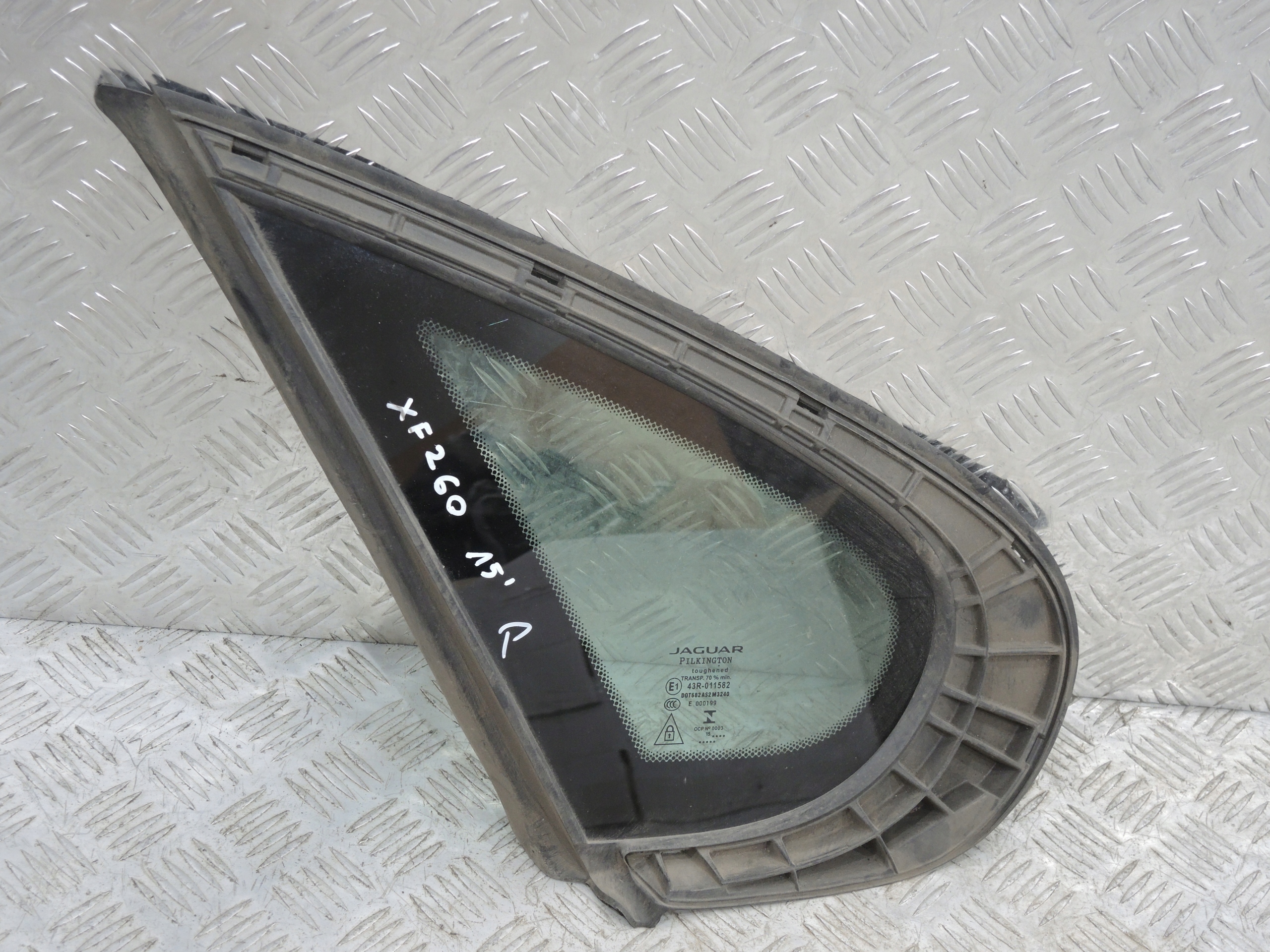 JAGUAR XF S 260 SZYBA KAROSERYJNA PRAWY TYŁ 15 ROK