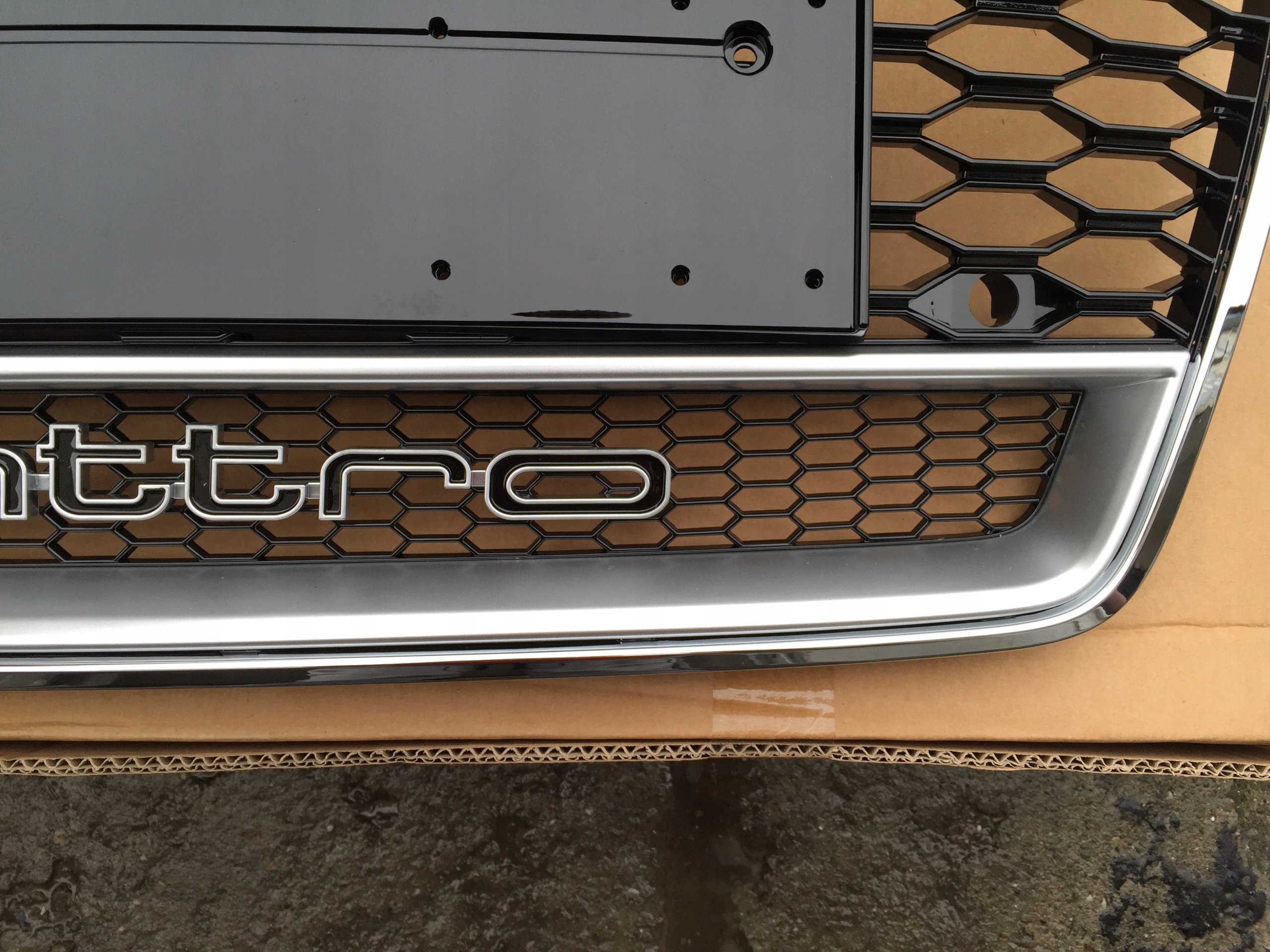 Atrapa grill Audi A7 2015-2017 wzór RS7 Producent części Inny