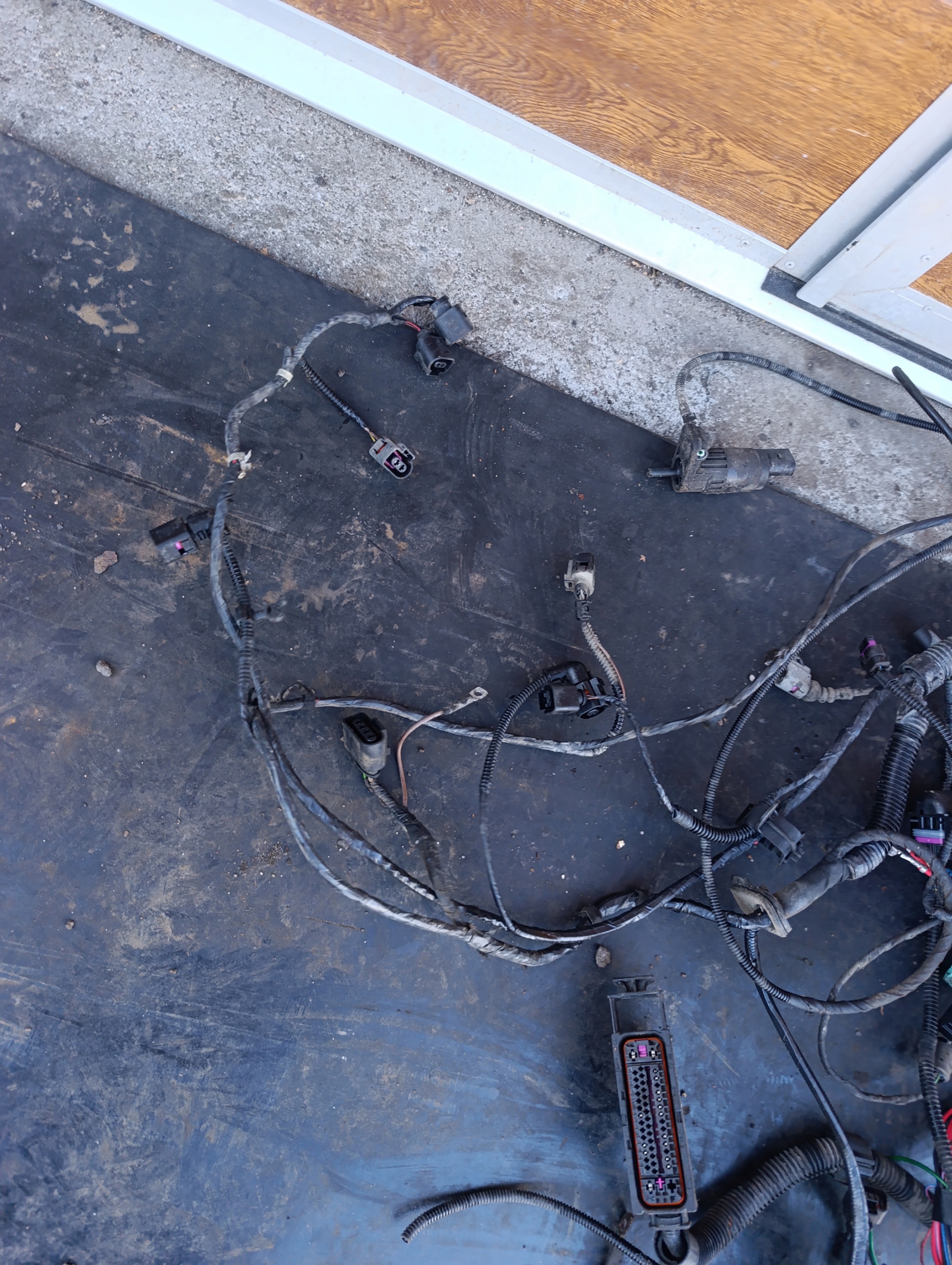VW T5 LIFT 2.0 wiring bundle KOMORY of the engine under the window