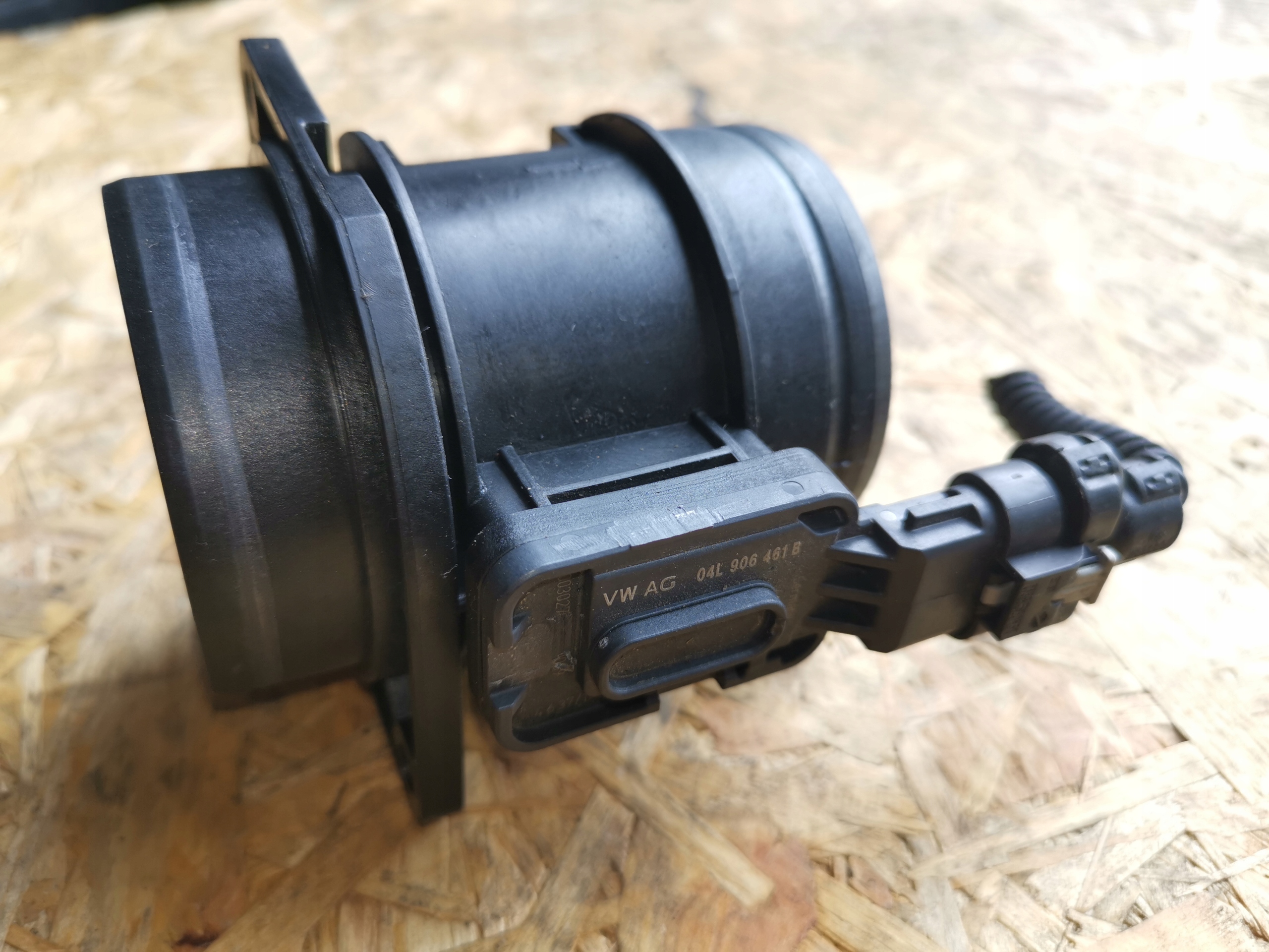 flow meter SEAT SKODA AUDI 1.6TDI 04L906461B