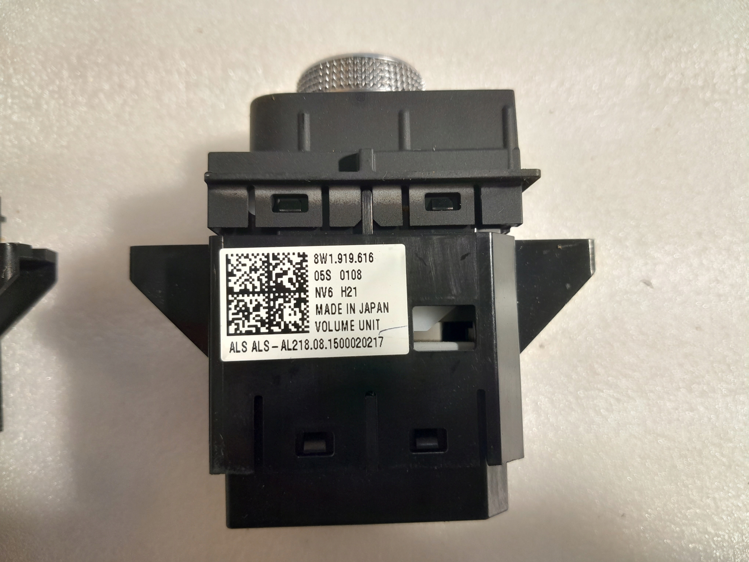 AUDI A4 B9 REGULACJA GLOSNOSCI RADIA 8W1919616
