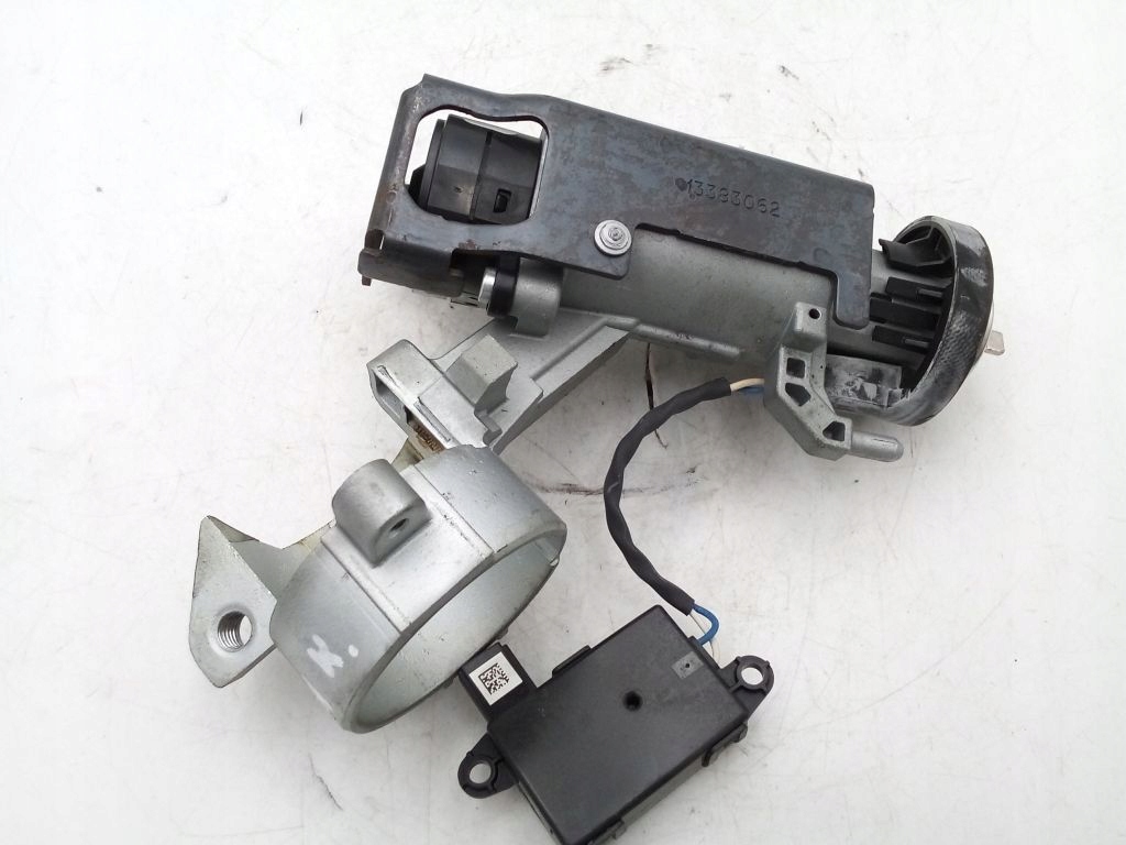 Opel Insignia A ignition + key grot 4121694