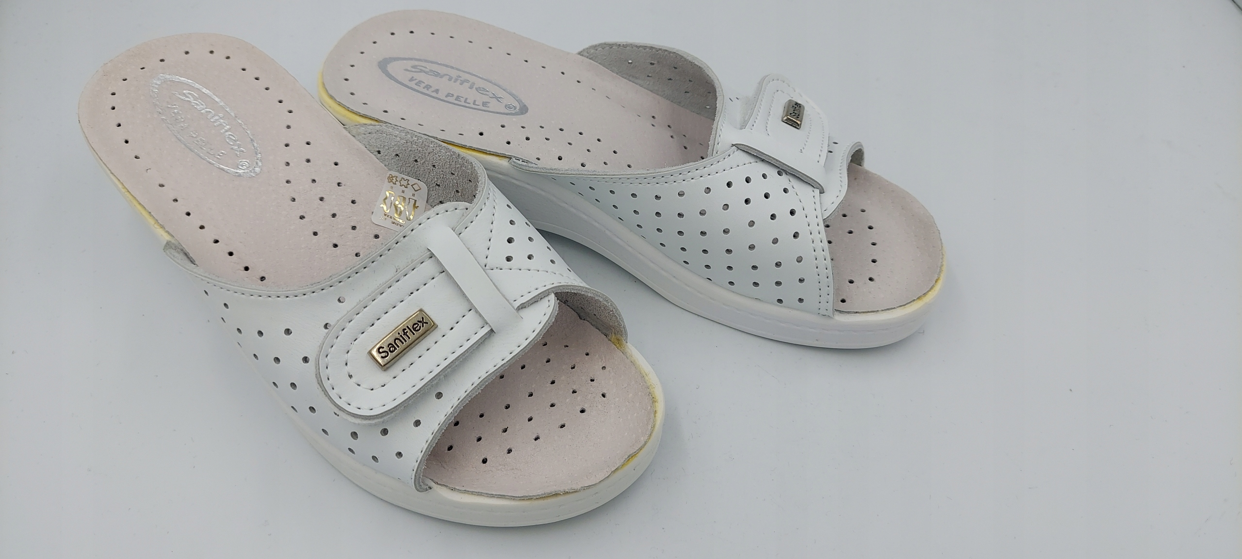 Klapki medyczne Saniflex 60407/30 PROMOCJA roz 36 Materiał zewnętrzny skóra naturalna