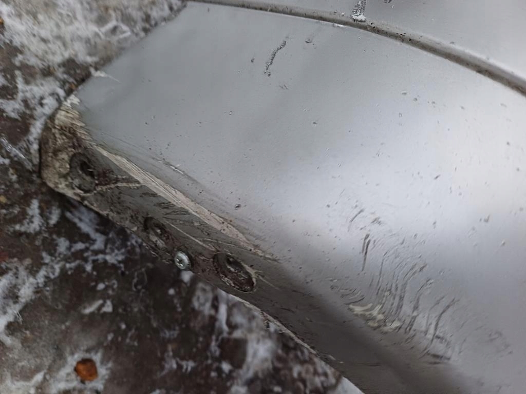 MERCEDES C-KLASA W203 bumper front 744 PDC SREBRNY
