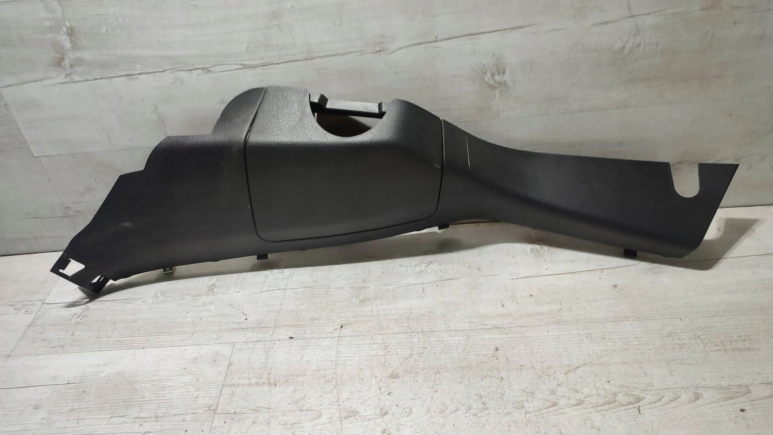 Nissan Qashqai 16r 1.5dci rear part side right moulding threshold cap