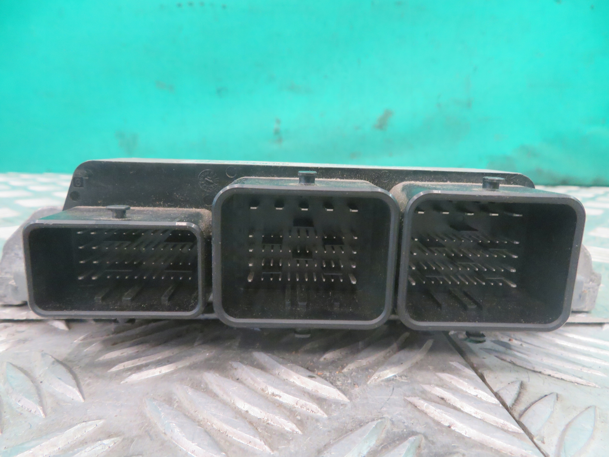 computer control unit of the engine FORD RANGER 3.2 TDCI 12R AB39-12A650-FF