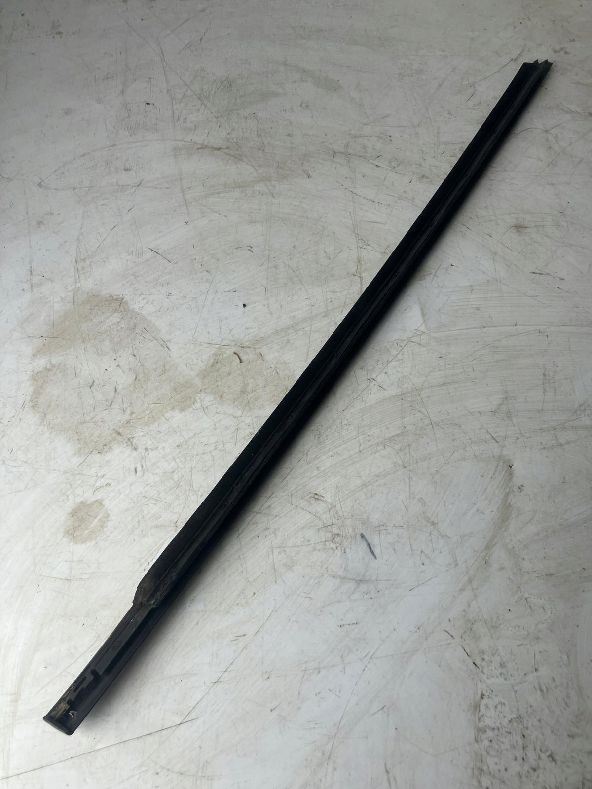 moulding dust door left front CITROEN C3 III MATOWA