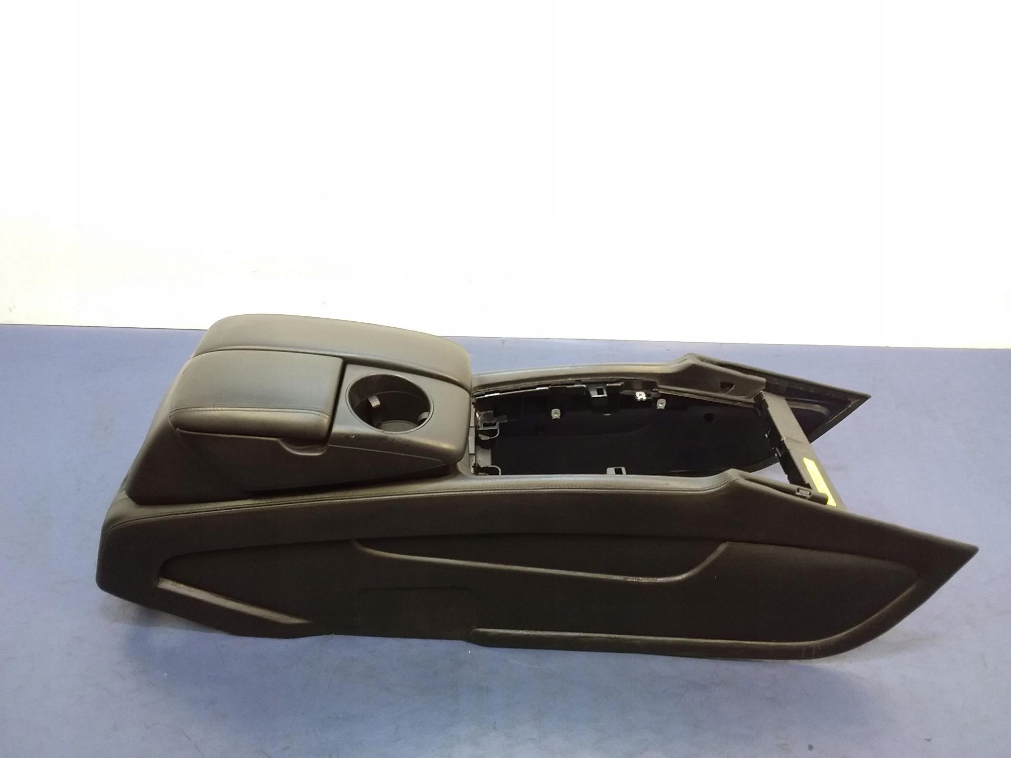 AUDI Q7 4l тунель центральний підлокітник