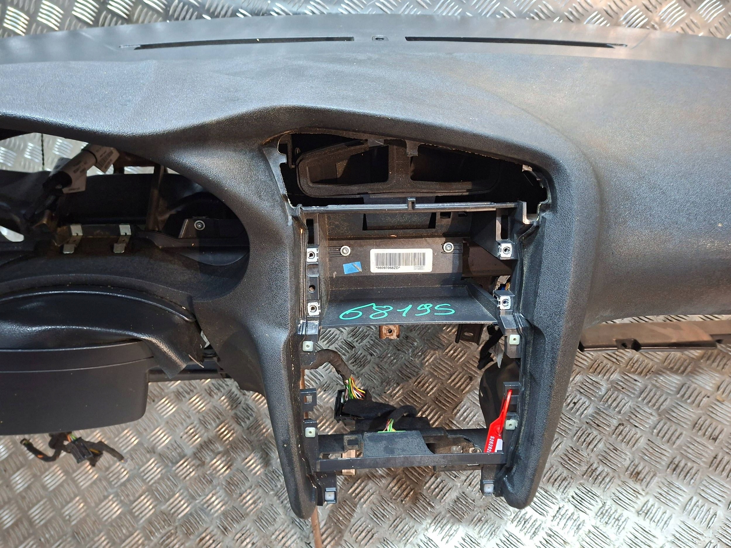dashboard console 98097068ZD CITROEN C4 II 2010