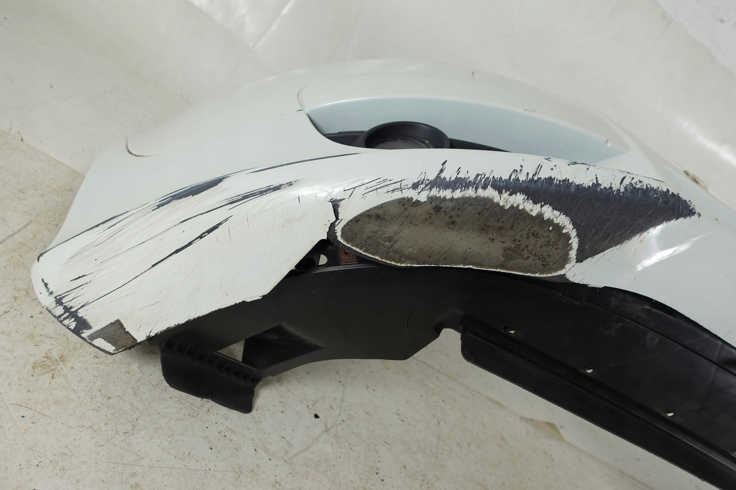 bumper front front VOLVO C30 R-design 06-10 614-46 2006-2010 30657188