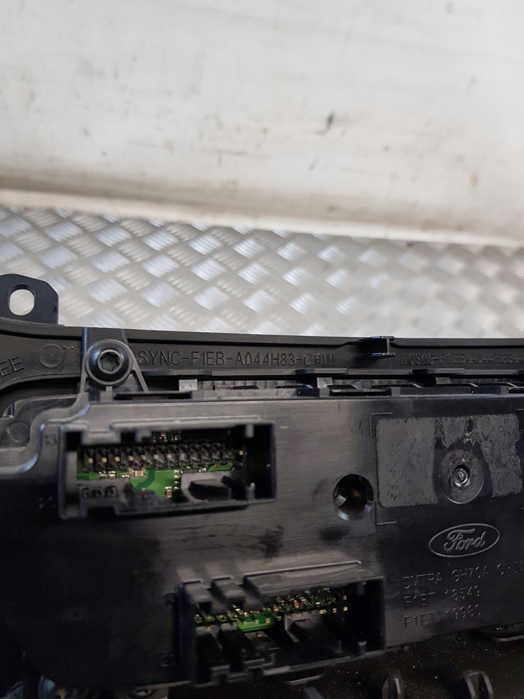 PANEL des lüfters F1ET18549 + TUNEL mitte FORD FOCUS MK3 11R