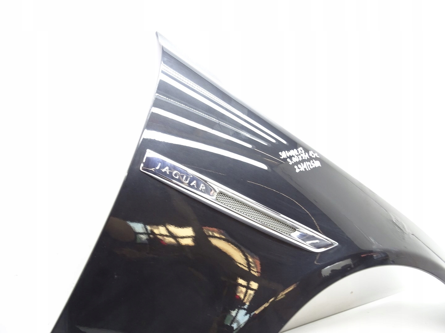 fender right front front moulding JAGUAR XJ X351