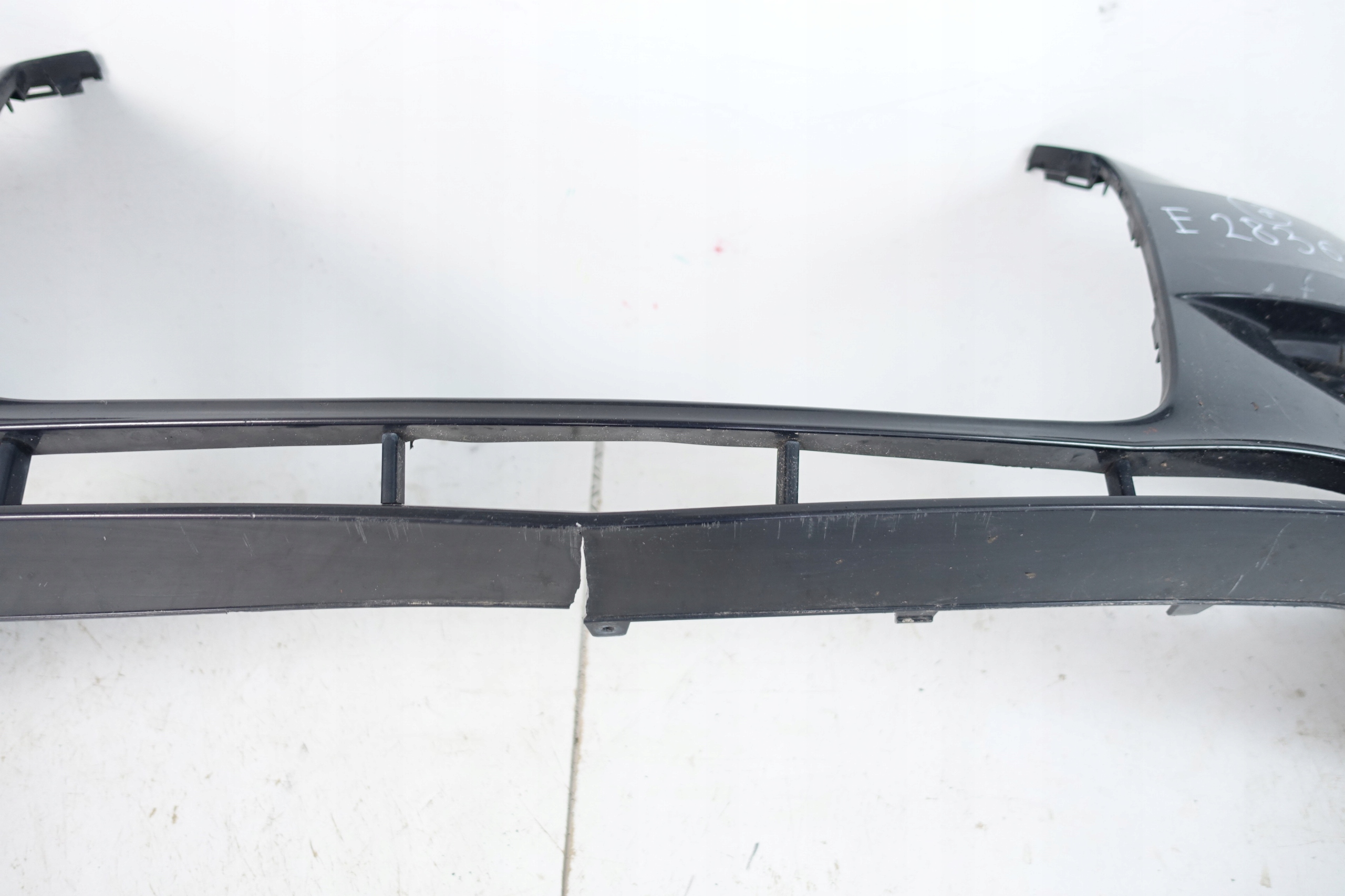 nárazník předek přední AUDI A3 8V 2012- 8V3807437DE