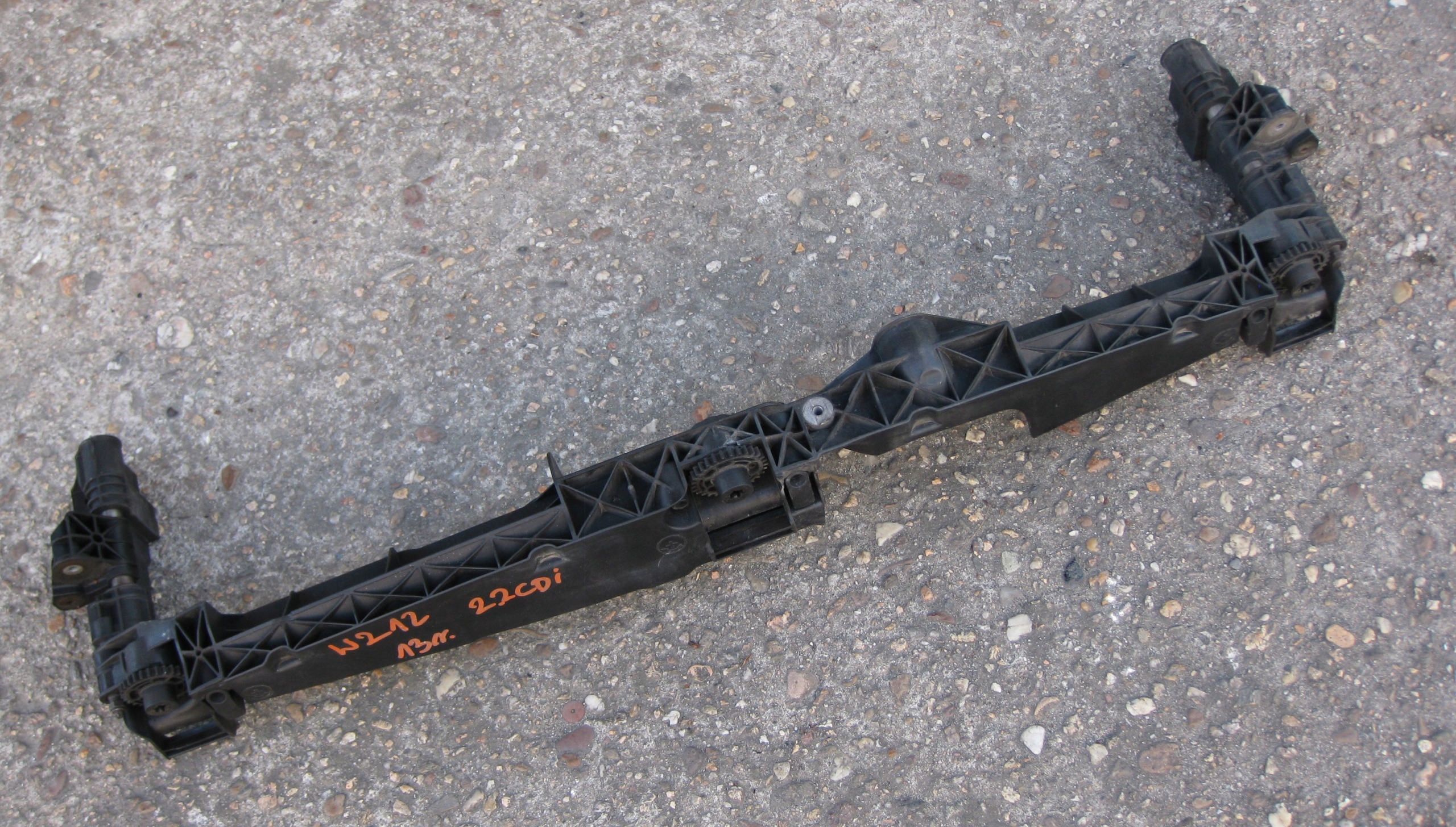 MERCEDES W212 LIFT E KLASA 13R pillar iron support panel for radiators A2128801403