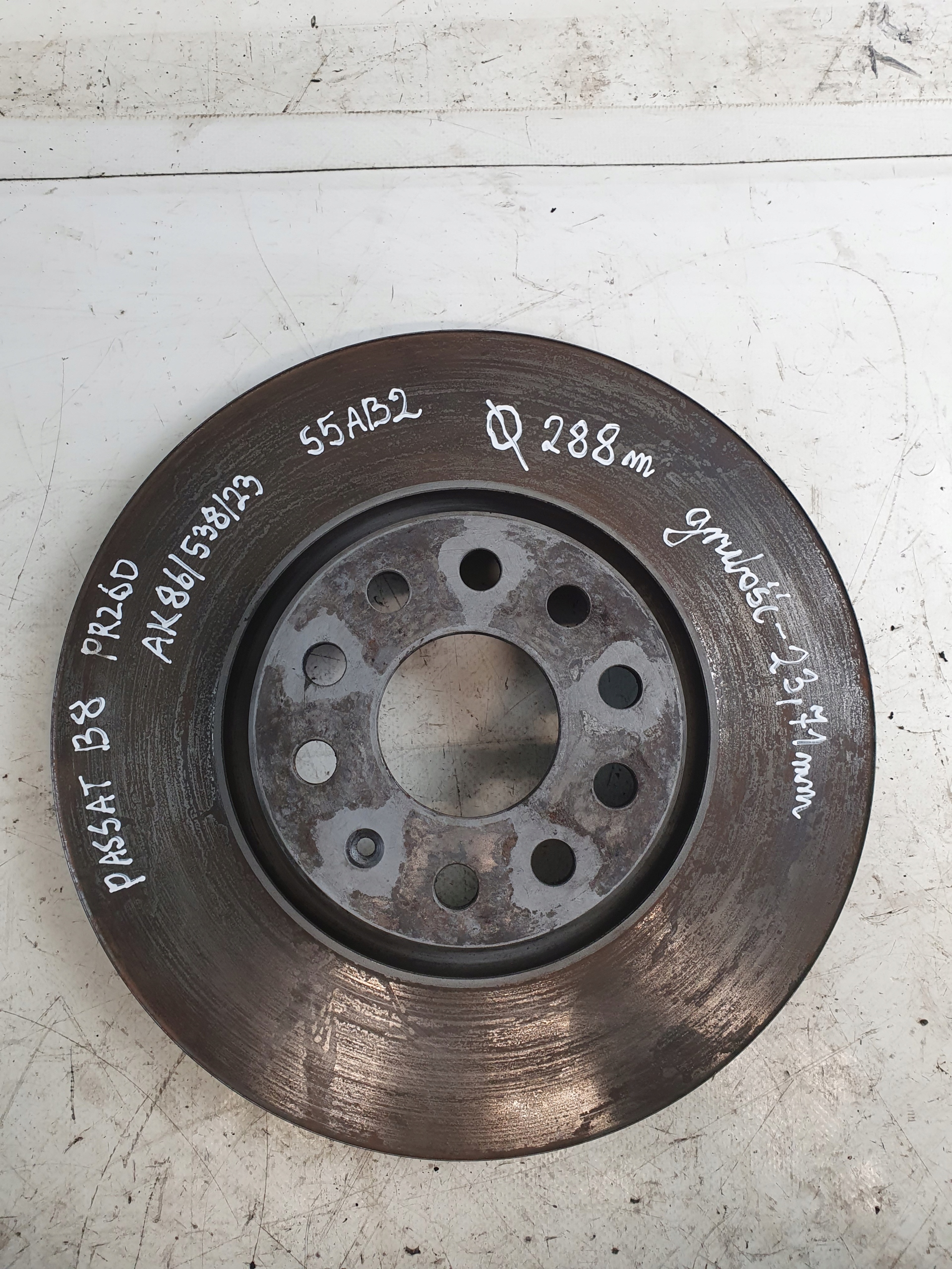 disc brake front VLOKSWAGEN PASSAT B8 2.0TDI