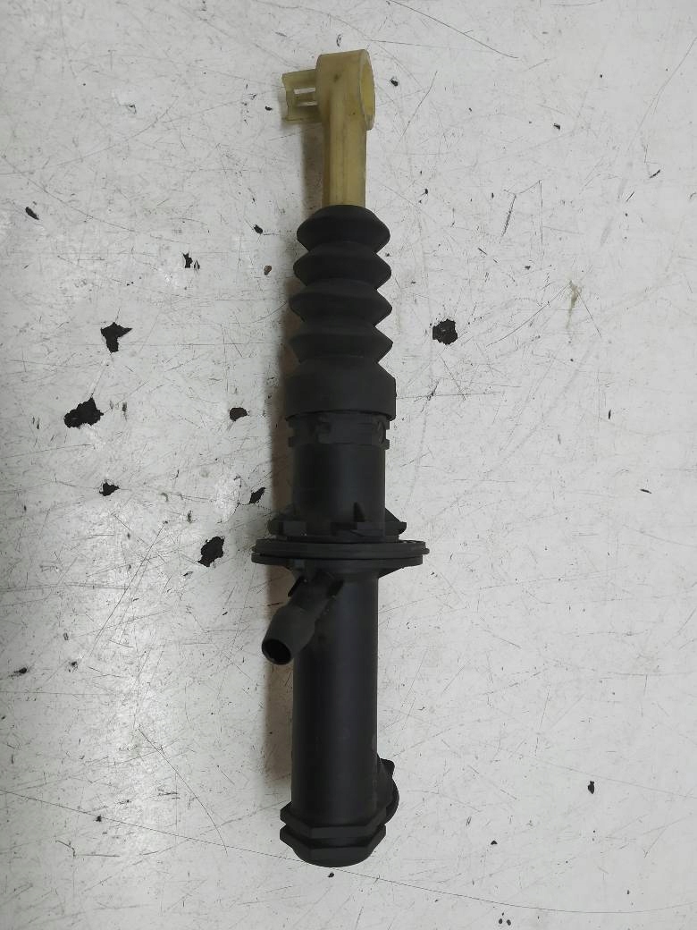 WYSPRZEGLIK pumpa spojky Renault Megane III