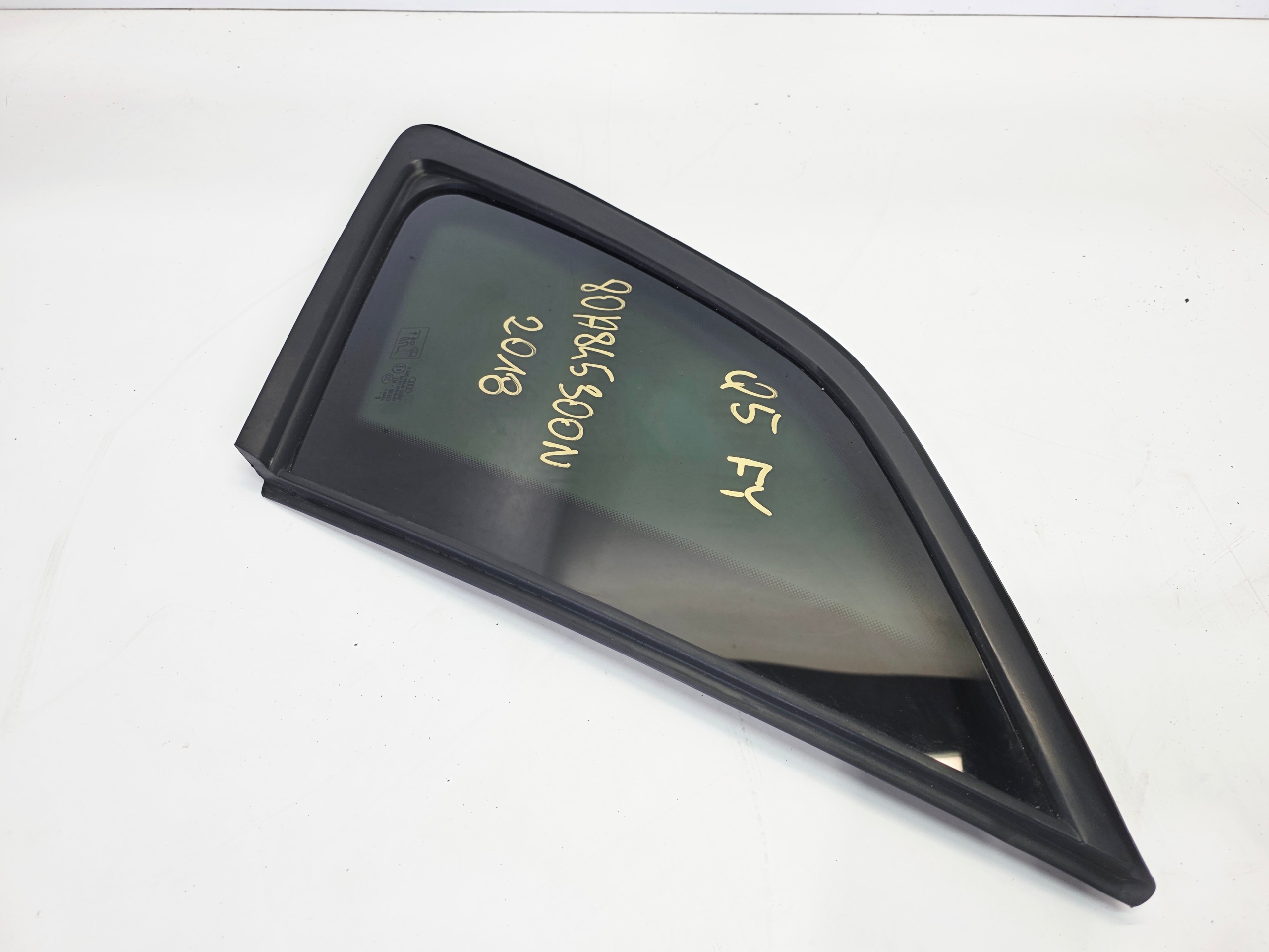 window bodywork right rear part AUDI Q5 FY 2018R 80A845300N