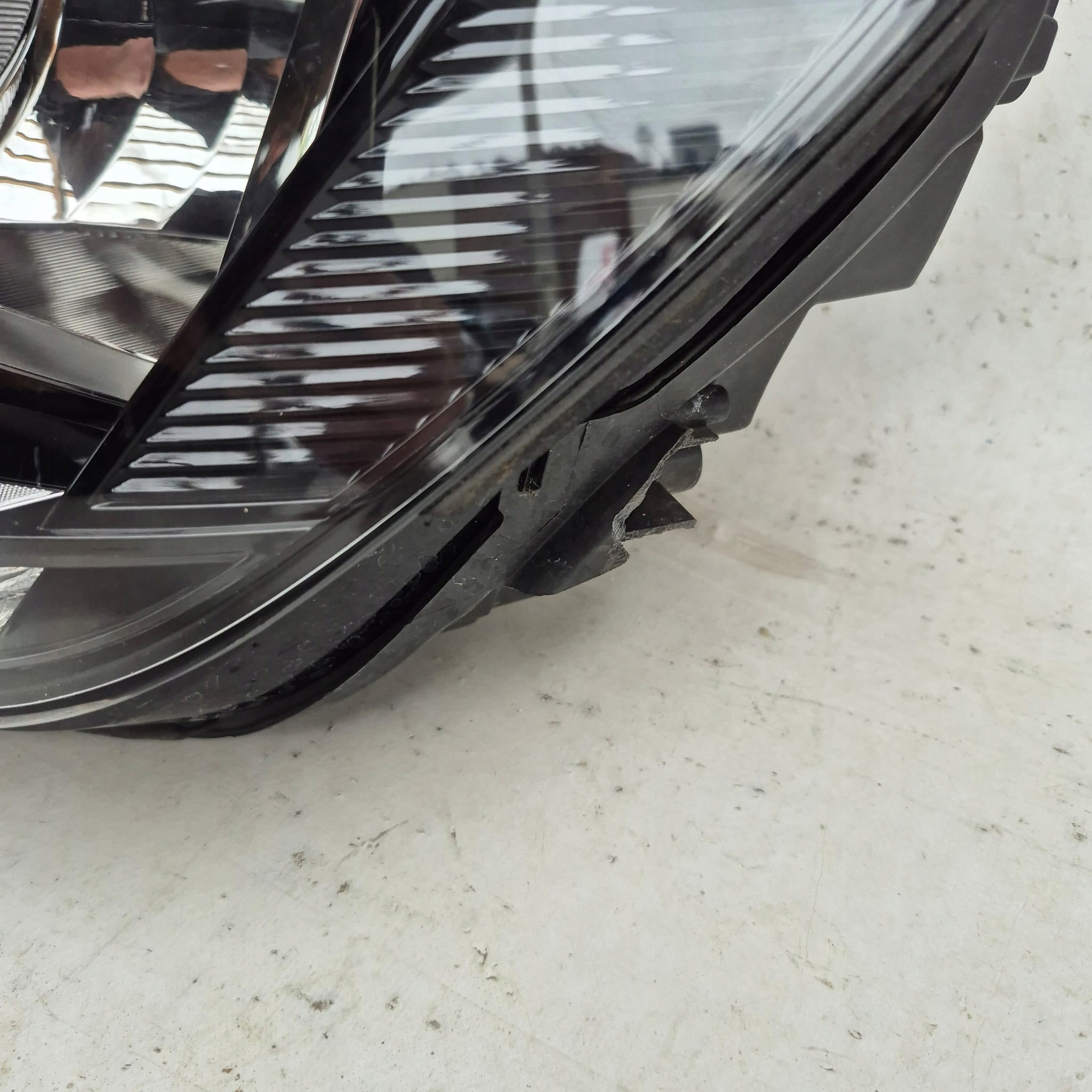 VW SPORTSVAN LIFT 18- light left front front 517941005D