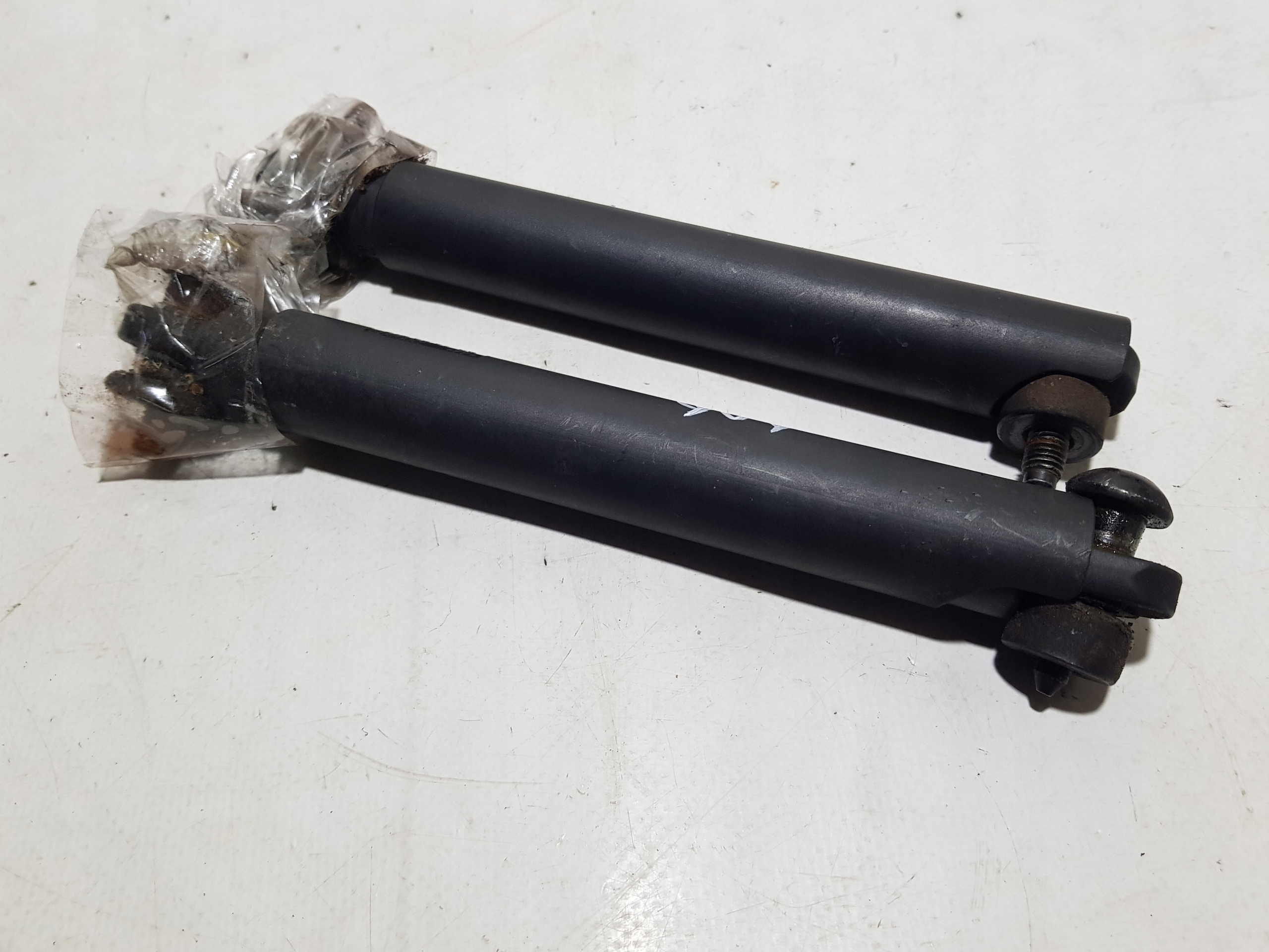 SILOWNIKI bonnet boot right left rear part KOMPLET BMW X5 E70