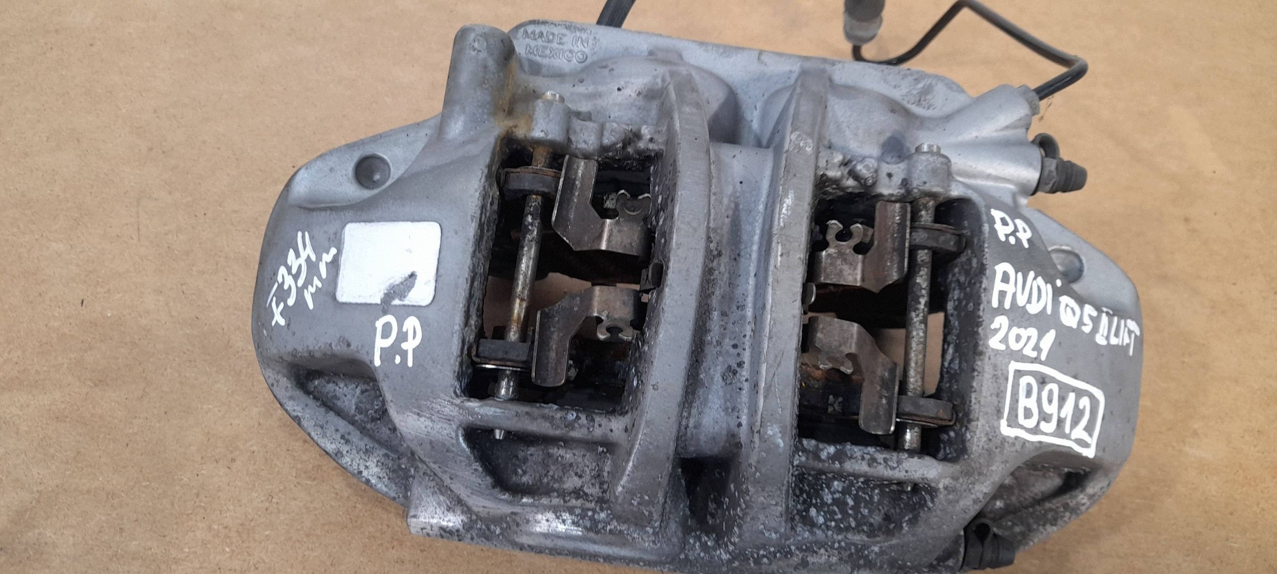 Audi Q5 SQ5 FY caliper brake front right 20C71504005A (B912)