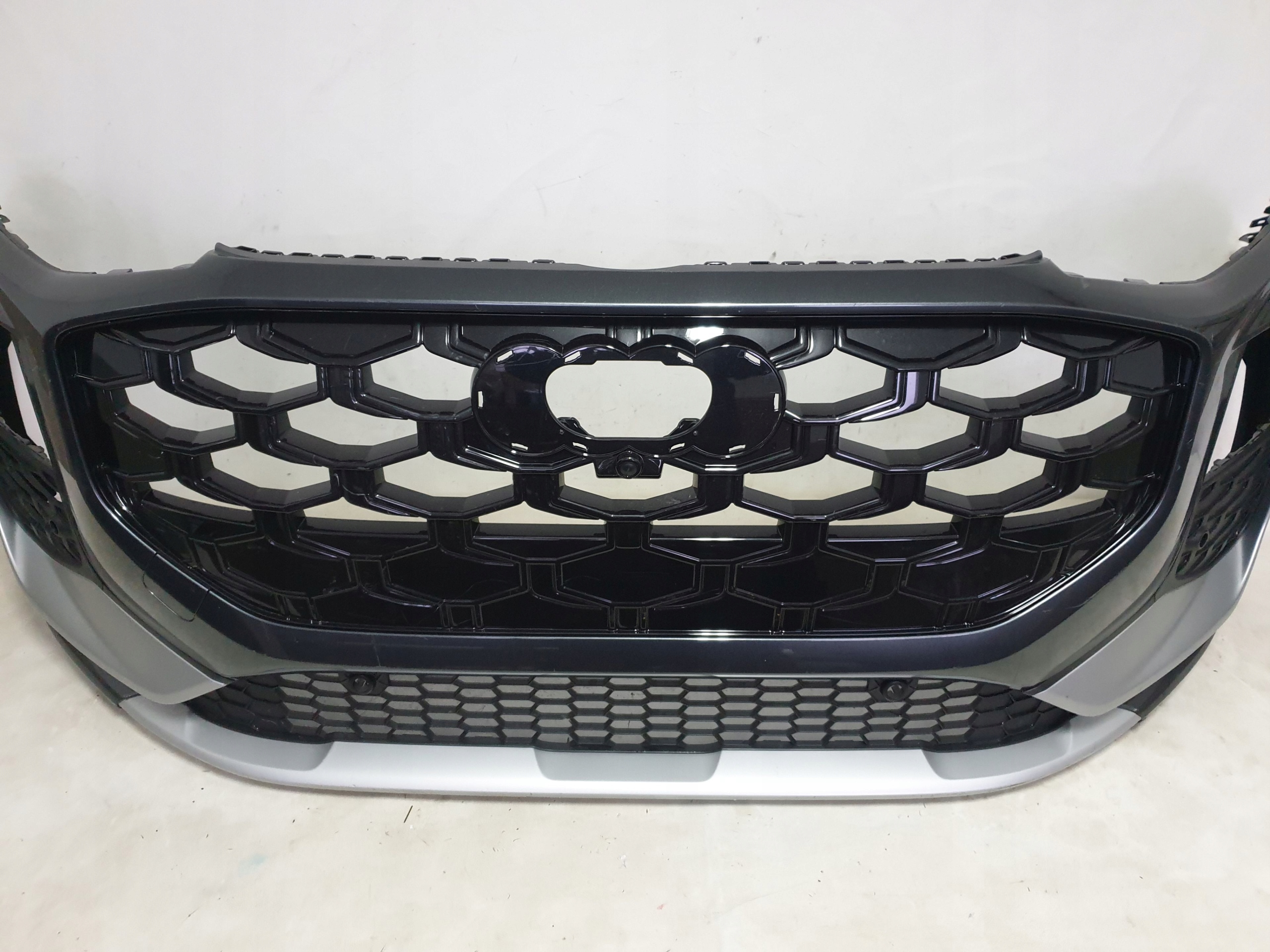 AUDI Q3 III 83H S-LINE 25-> bumper front front 4xPDC 83H807437D