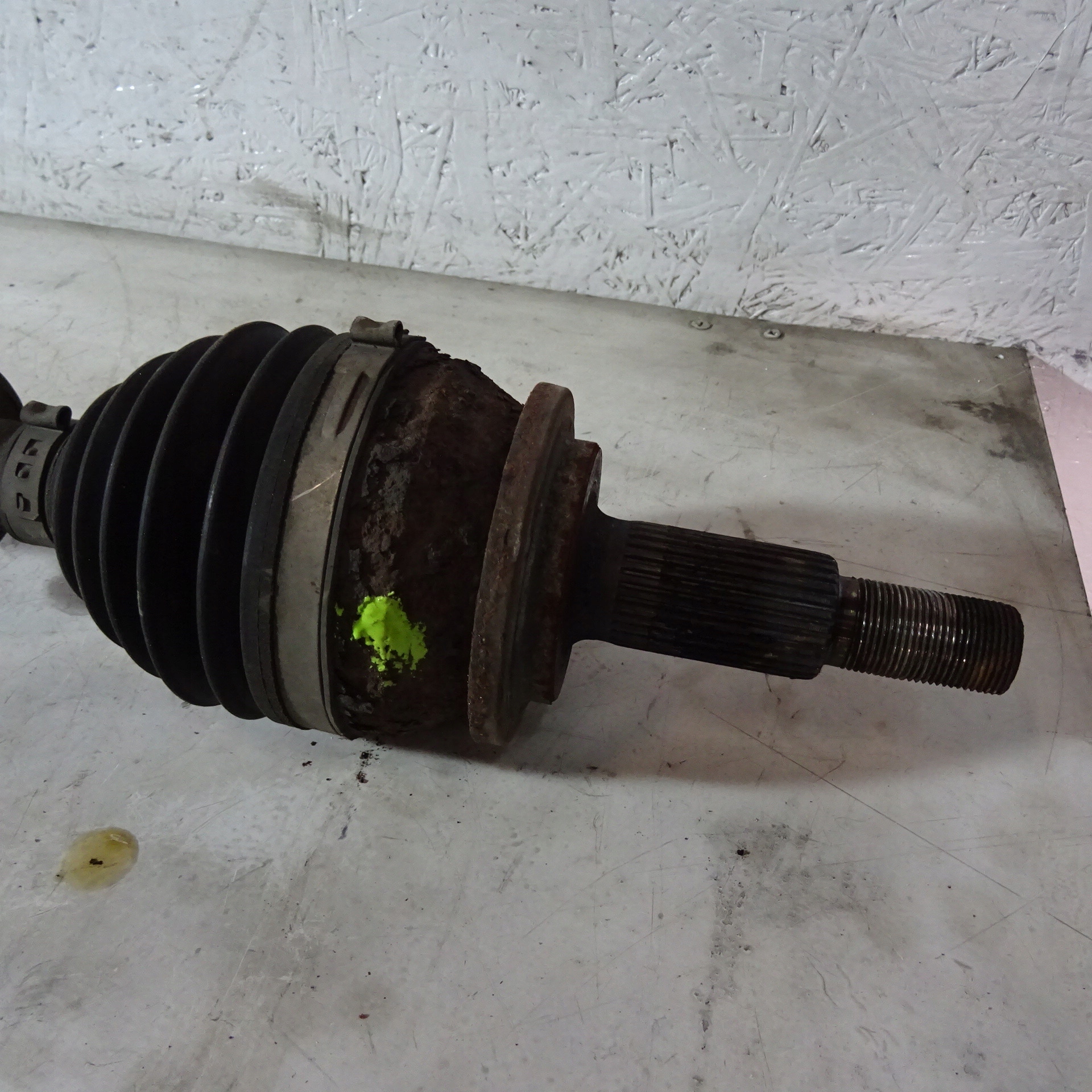 TOYOTA AVENSIS T27 2.0D4D semi-axis right front