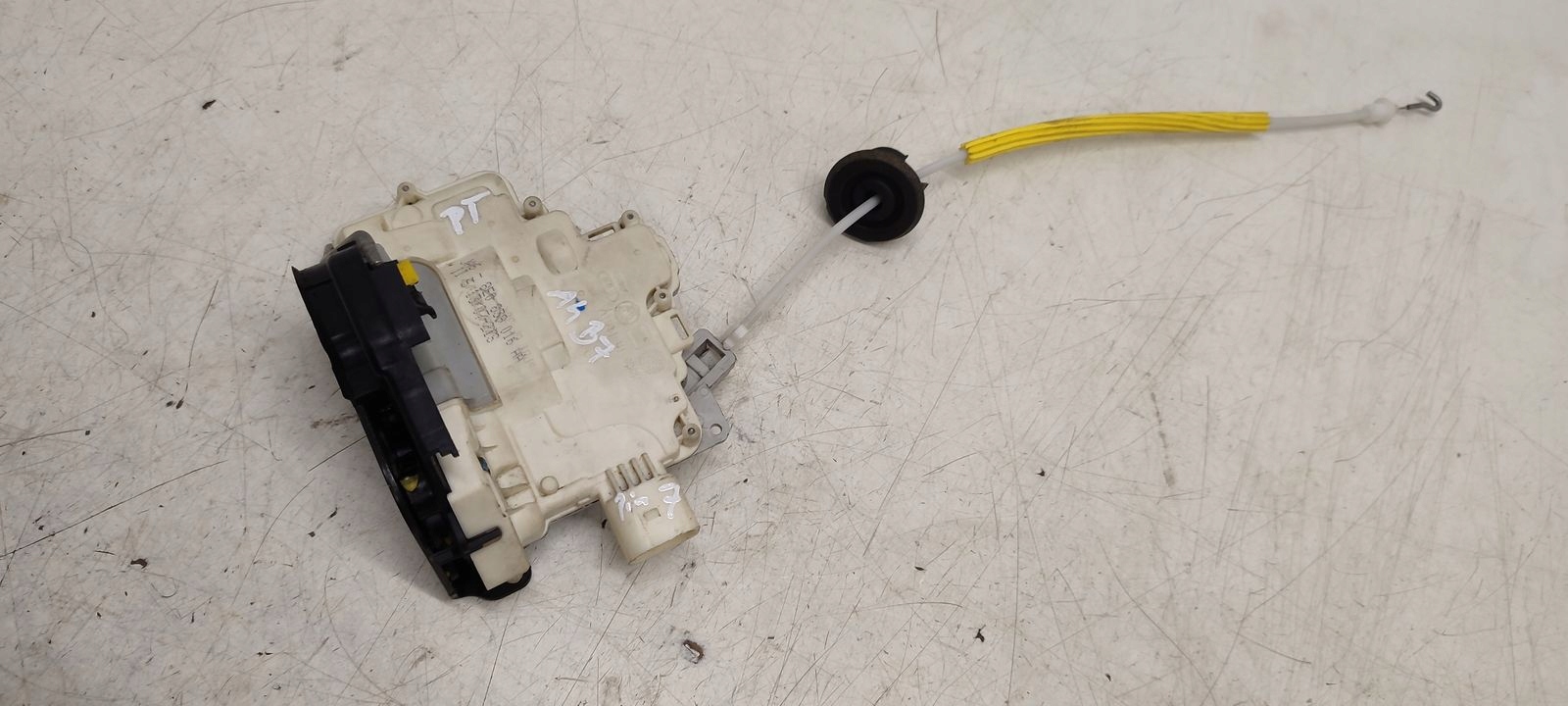lock door rear part rear right Audi A4 B7 1,8TB