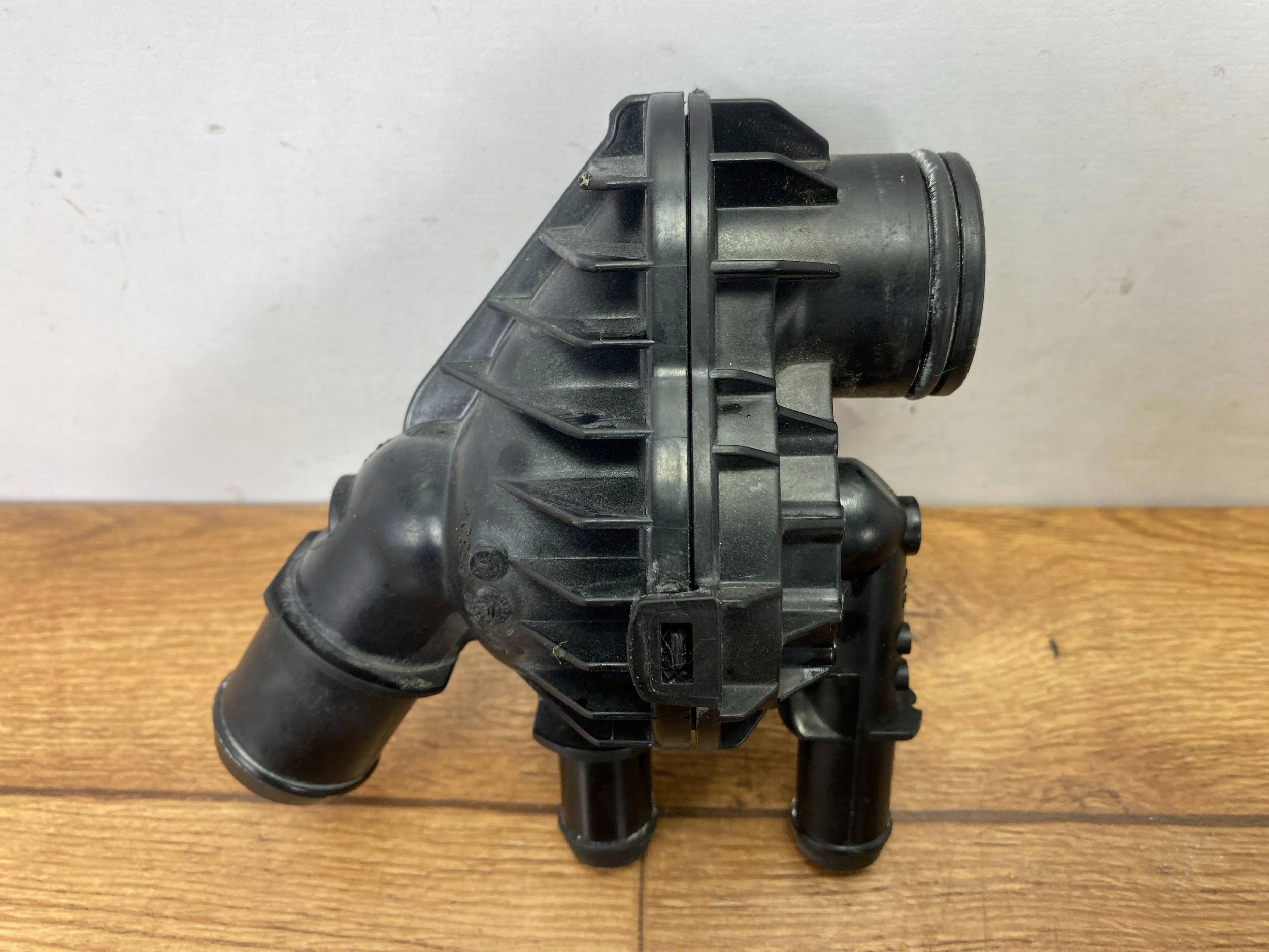 csomag termostatu Ford Escape IV Kuga MK3 2020+