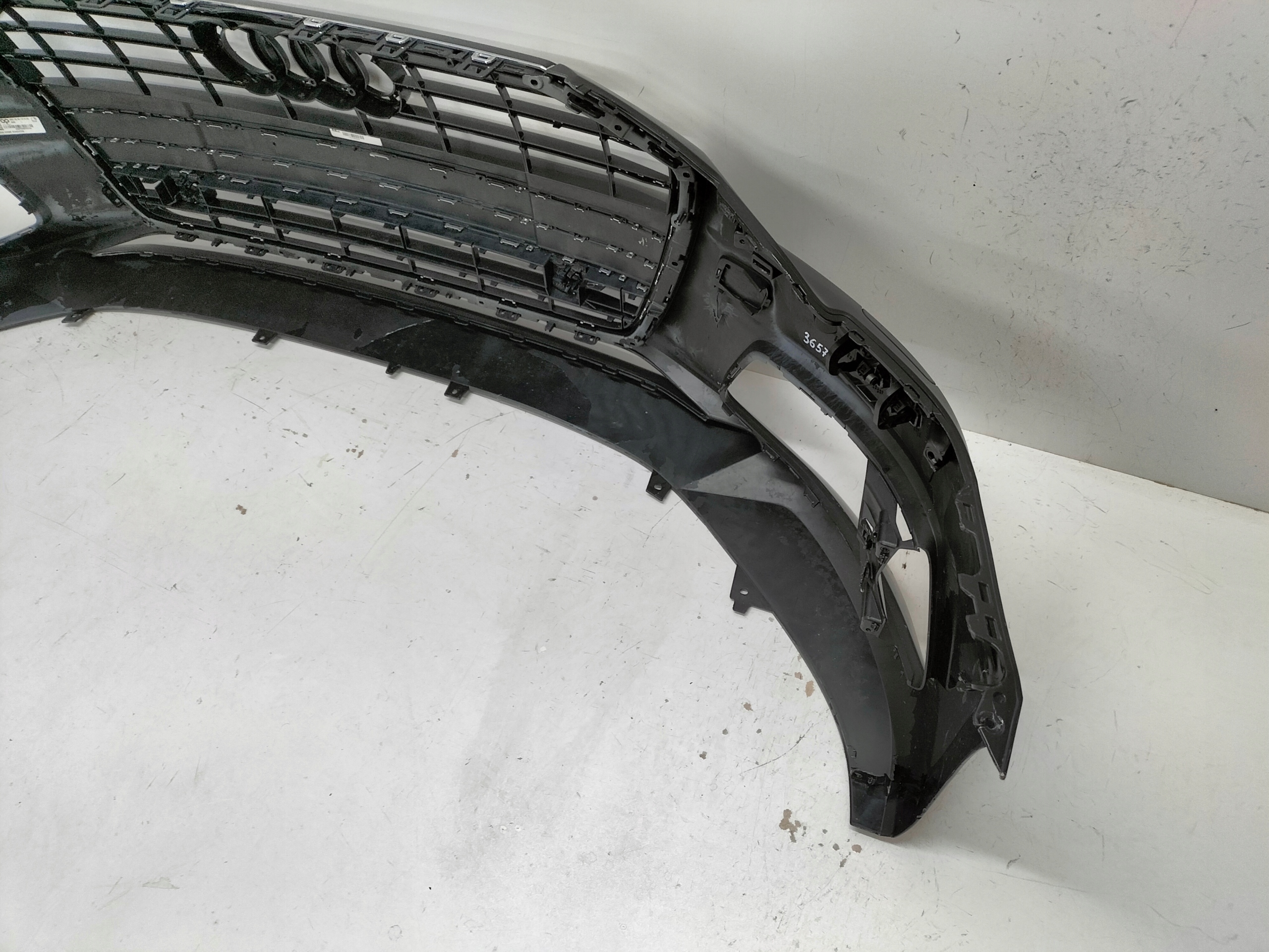 FRONTSTOSSSTANGE VORNE AUDI A6 C8 18