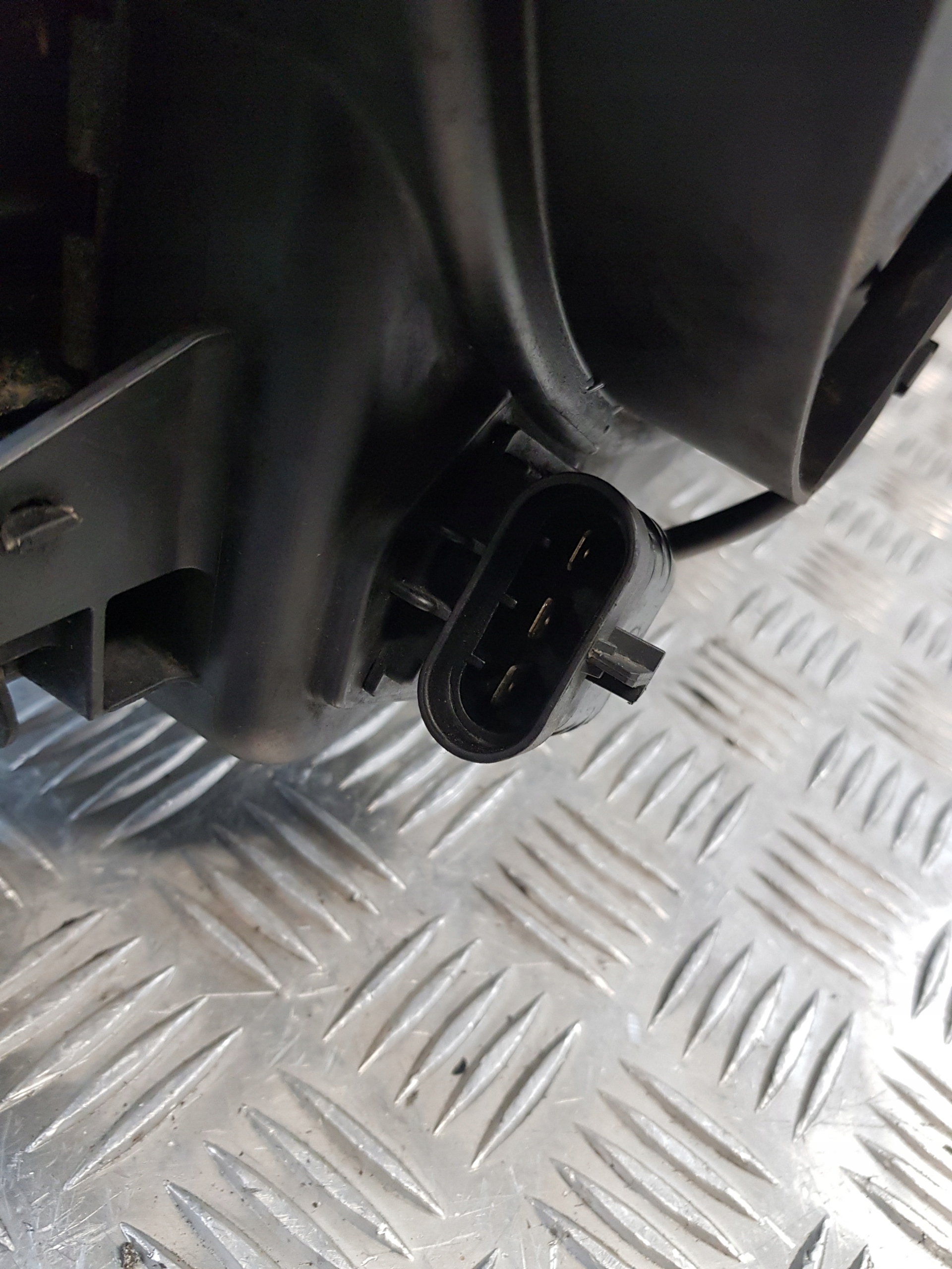 chladič vody intercooler ventilátor hadice KPL ZAFIRA B 1.9CDTI 06R
