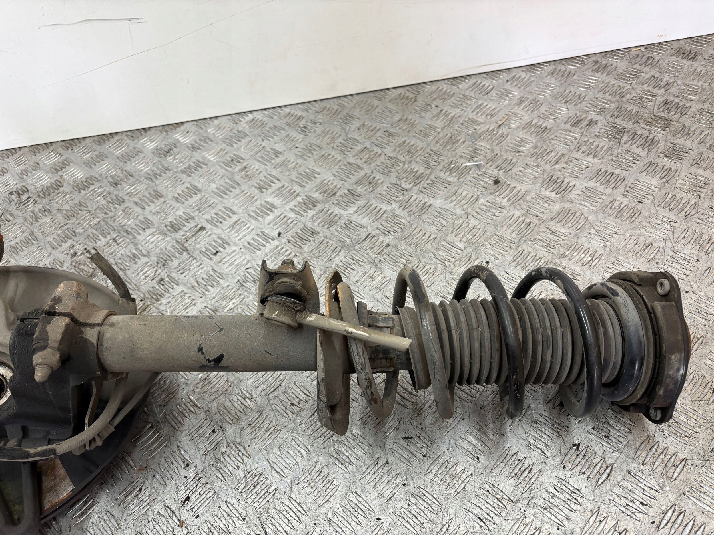 swing McPherson left VW GOLF VI 6 2.0 TDI