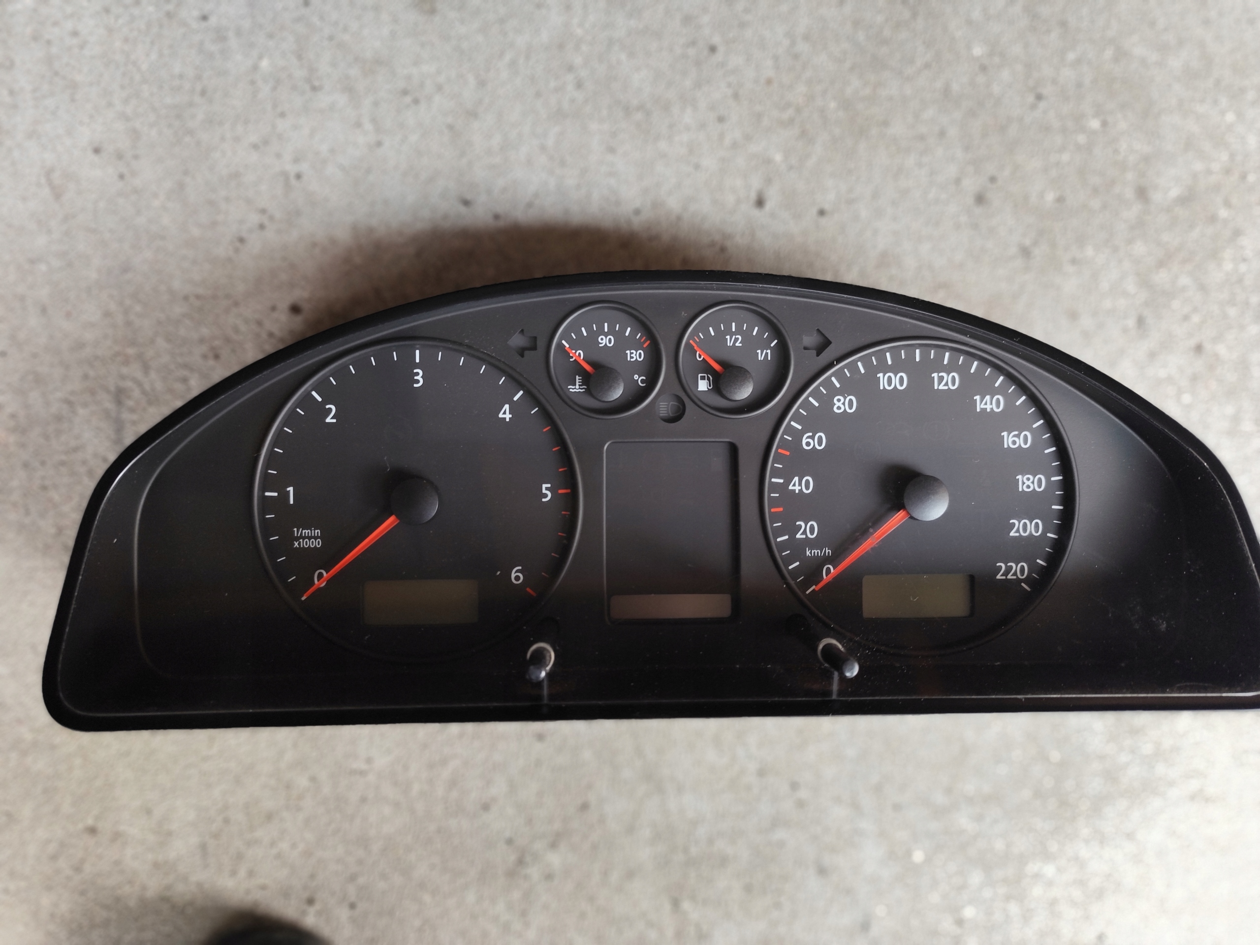 dials clock dials predkosciomierz VW T5 2.5 TDI 7H0920851S