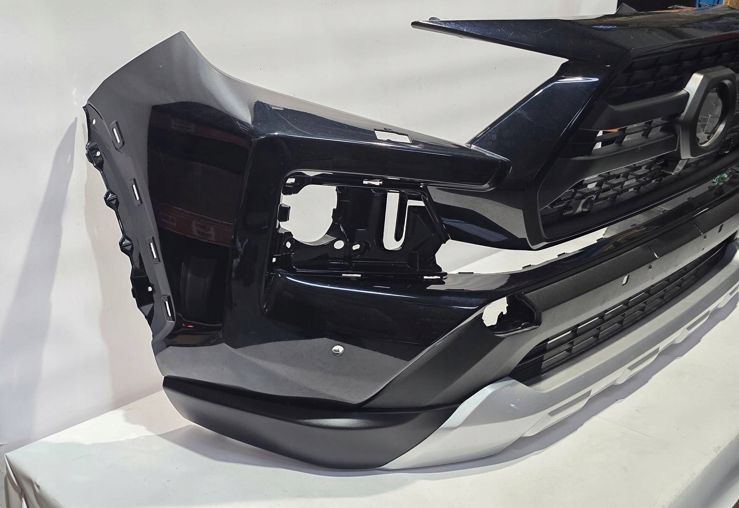 front bumper front Toyota RAV 4 (XA50) 5211942B81