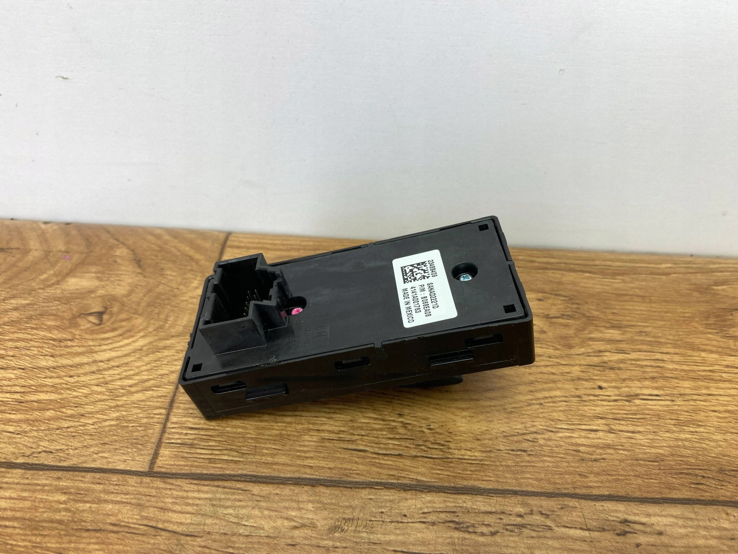 window control switch Cadillac Escalade IV 2015+