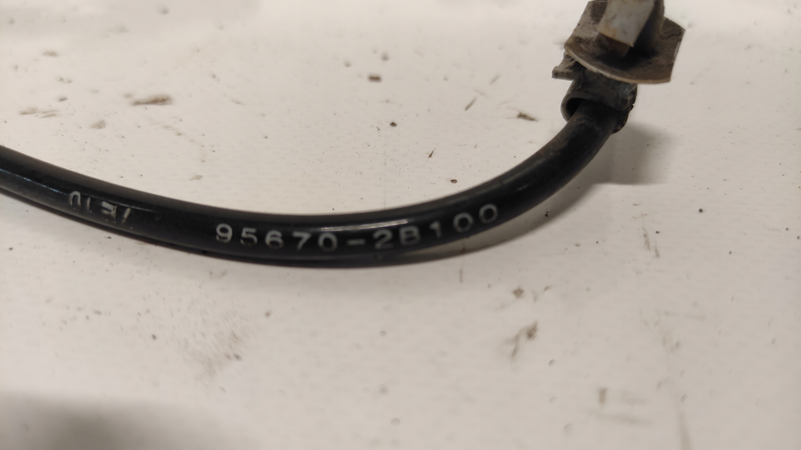 sensor ABS left front HYUNDAI SANTA FE II 06-12