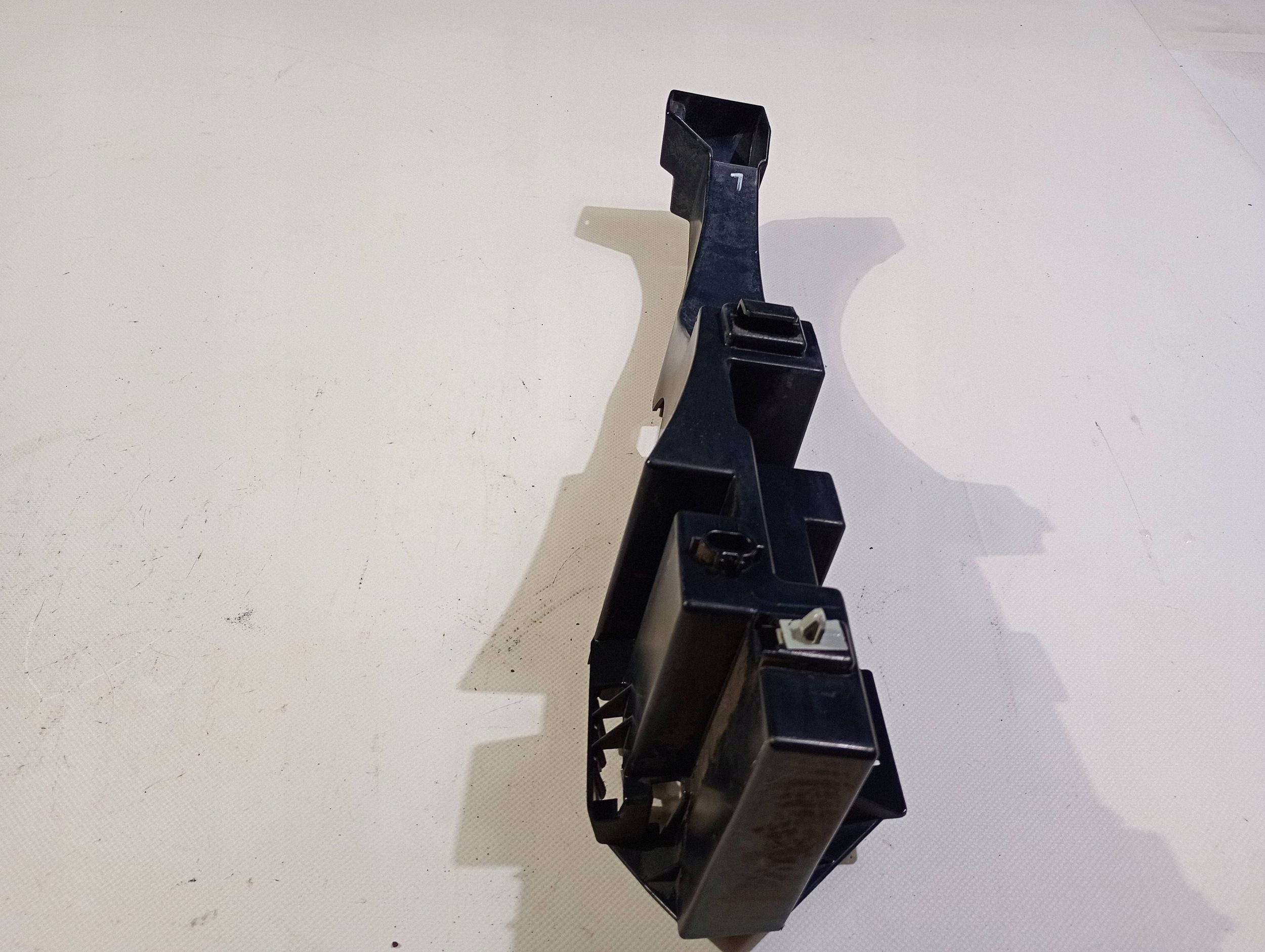 support holder of a bumper left rear part rear left Dodge Charger 2015