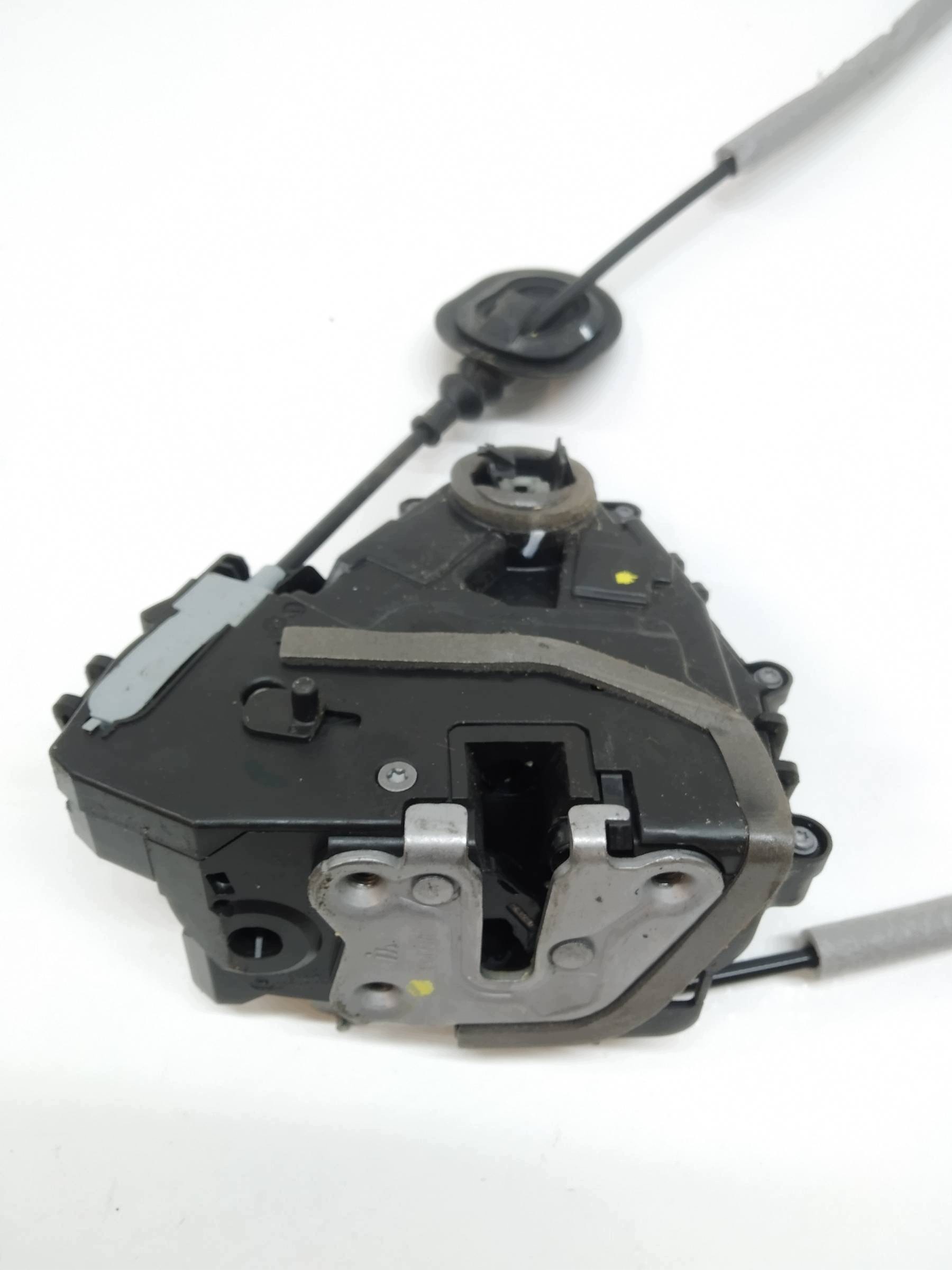 lock door rear part right 825021122R Renault Captur II (2019-)