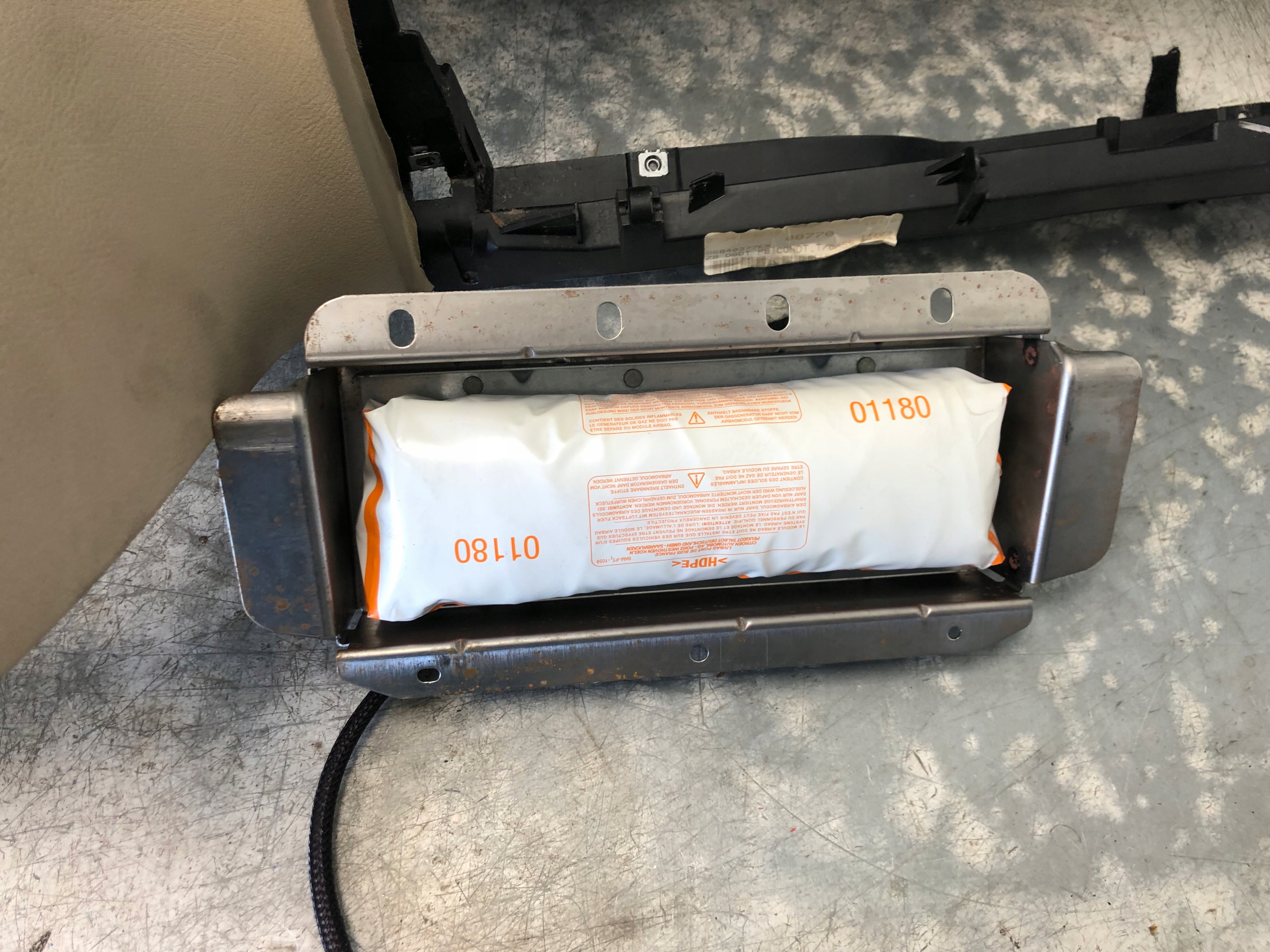 console dashboard panel airbags tension belts PEUGEOT 607 LIFT