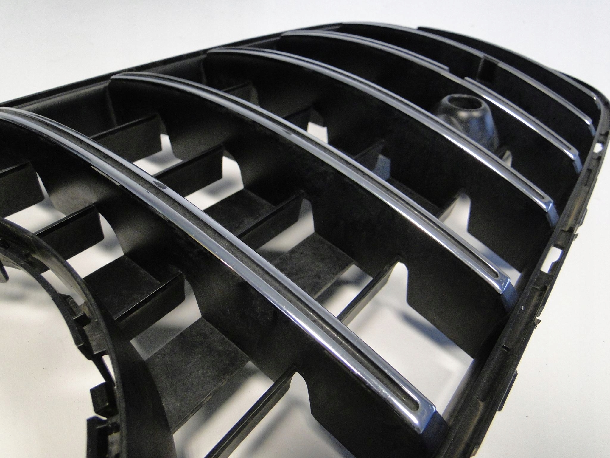 MERCEDES AMG GT 190 GRILL ATRAPA LEWA PANAMERICANA Typ samochodu Samochody osobowe