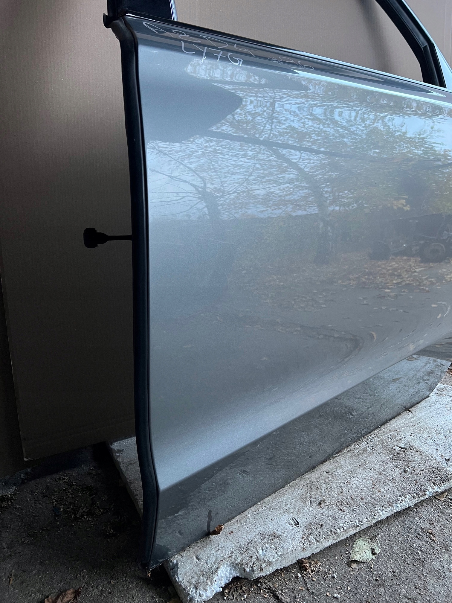 AUDI A8 D4 door left rear part left rear. KROTKIE LY7G