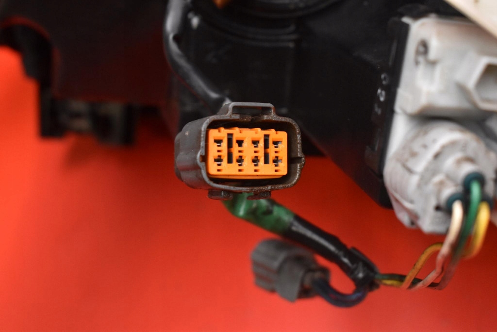REFLEKTOR right light front XENON EU EH10-51030 MAZDA CX-7 LIFT 09-12