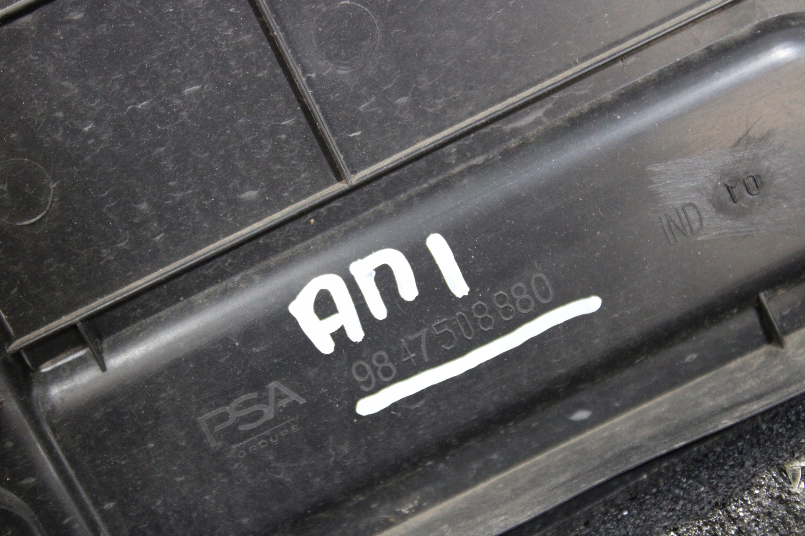 kryt obal 9847508880 CITROEN AMI